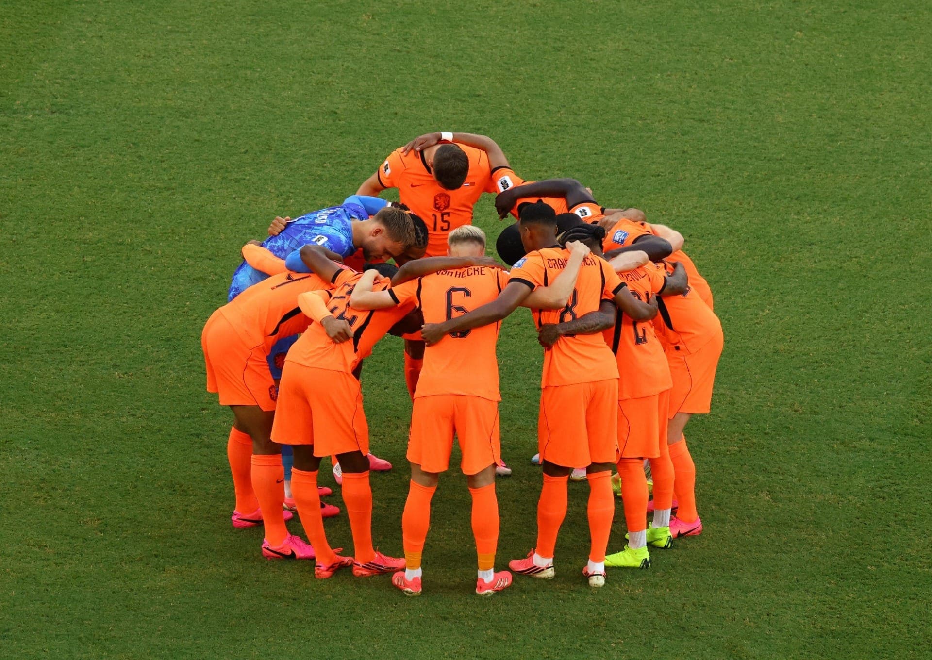 Jogadores da Holanda reunidos antes da partida. 