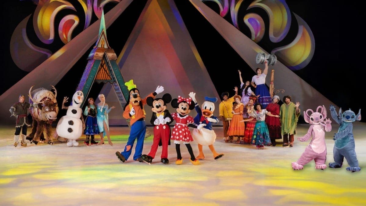 Elenco do espetáculo "Disney on Ice"