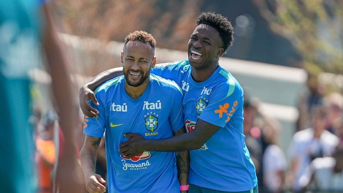 Neymar e Vini Jr em treino da Seleção Brasileira