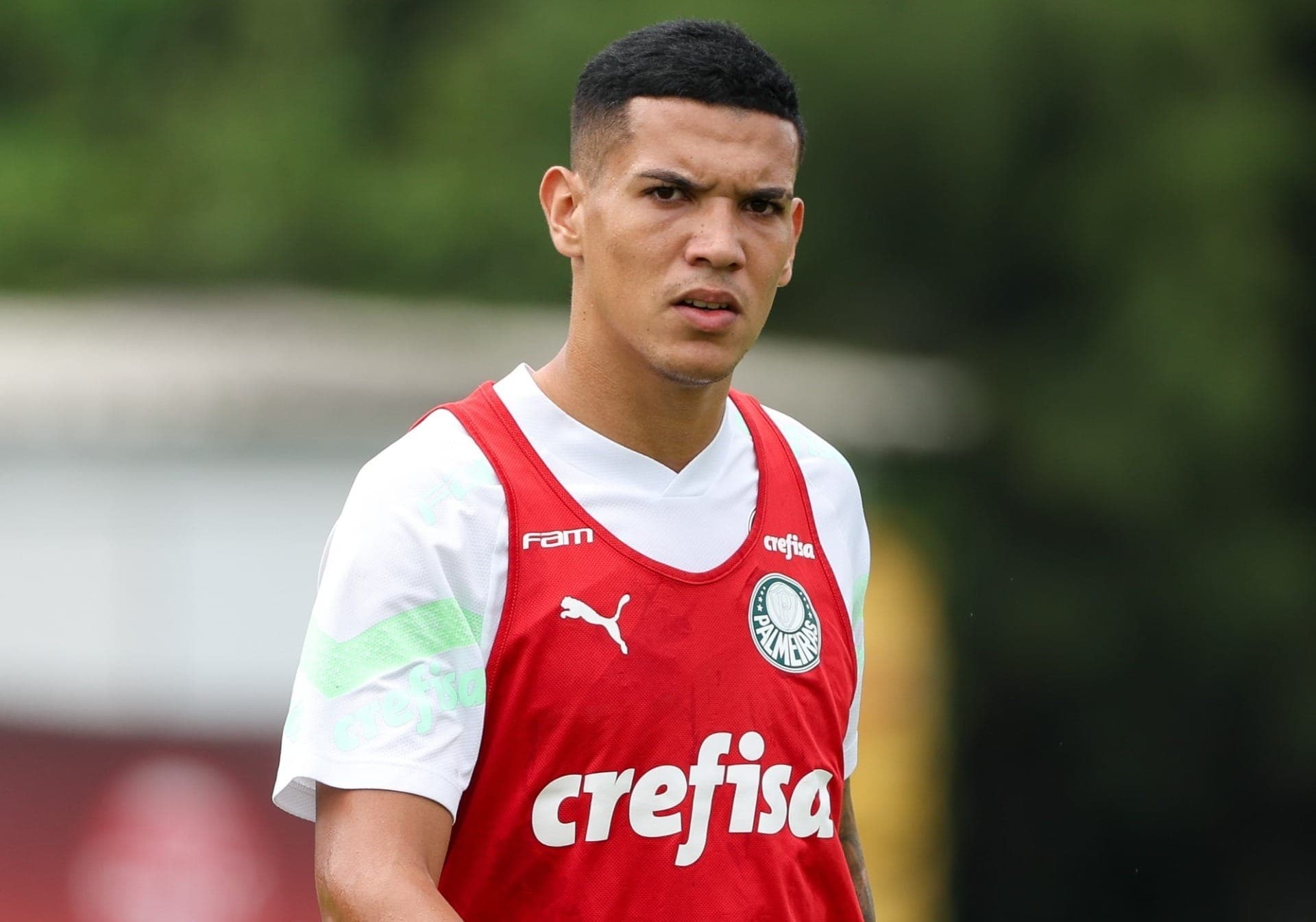 Naves, zagueiro revelado pelo Palmeiras