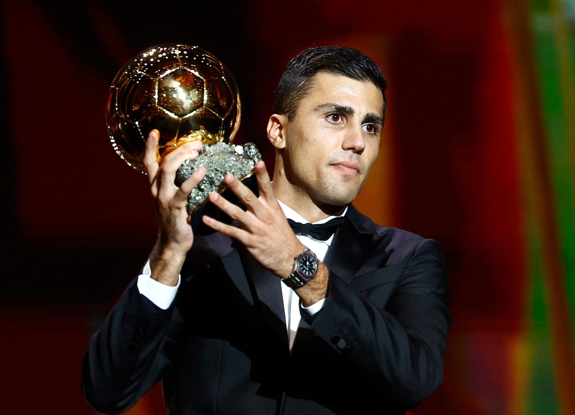 Rodri leva o prêmio de Bola de Ouro em 2024