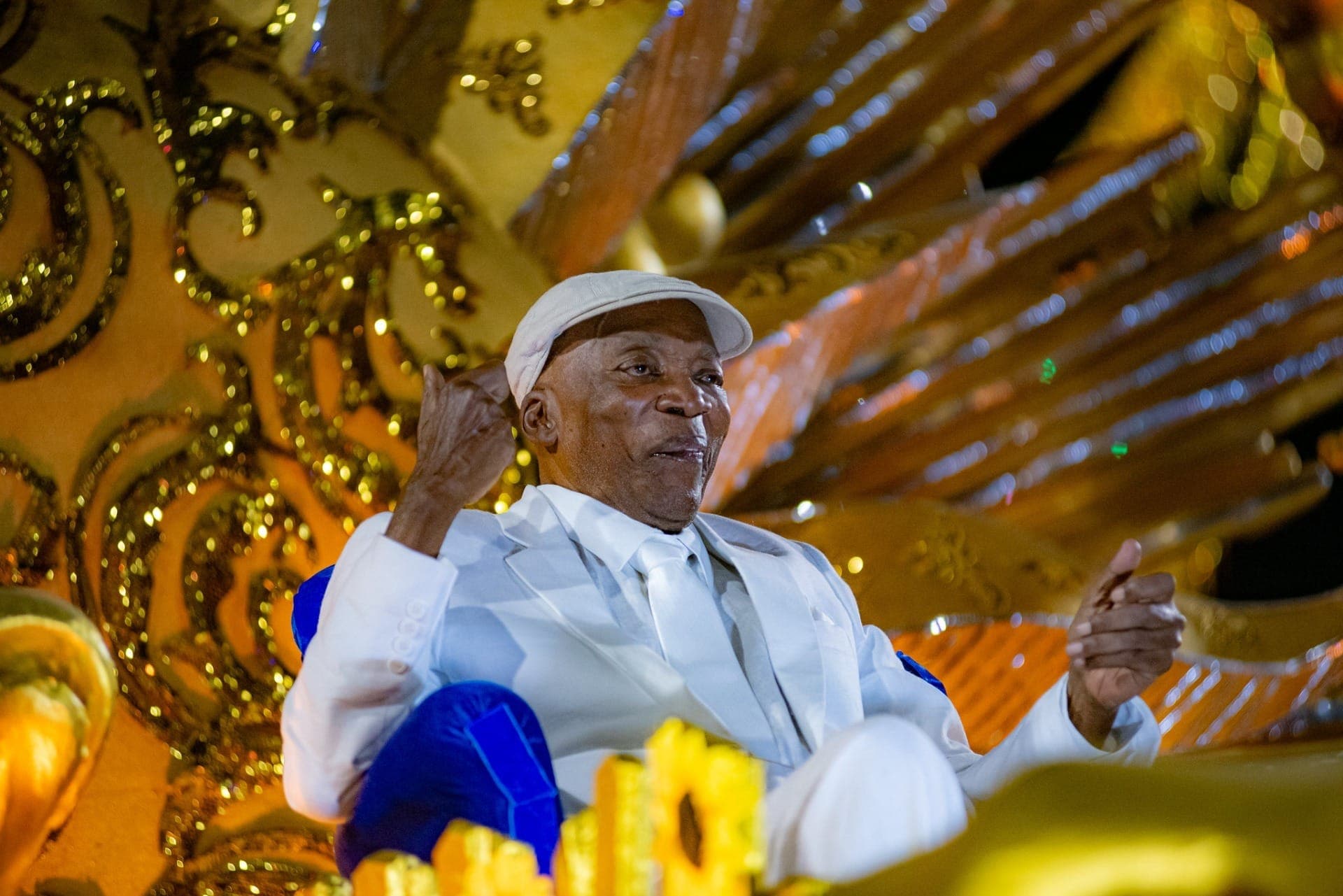 Milton Nascimento em desfile da Portela