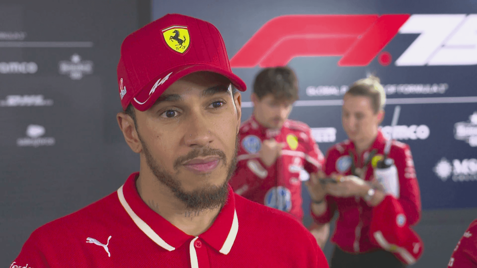 Lewis Hamilton criticou carros da Ferrari após treinos livres no Bahrein