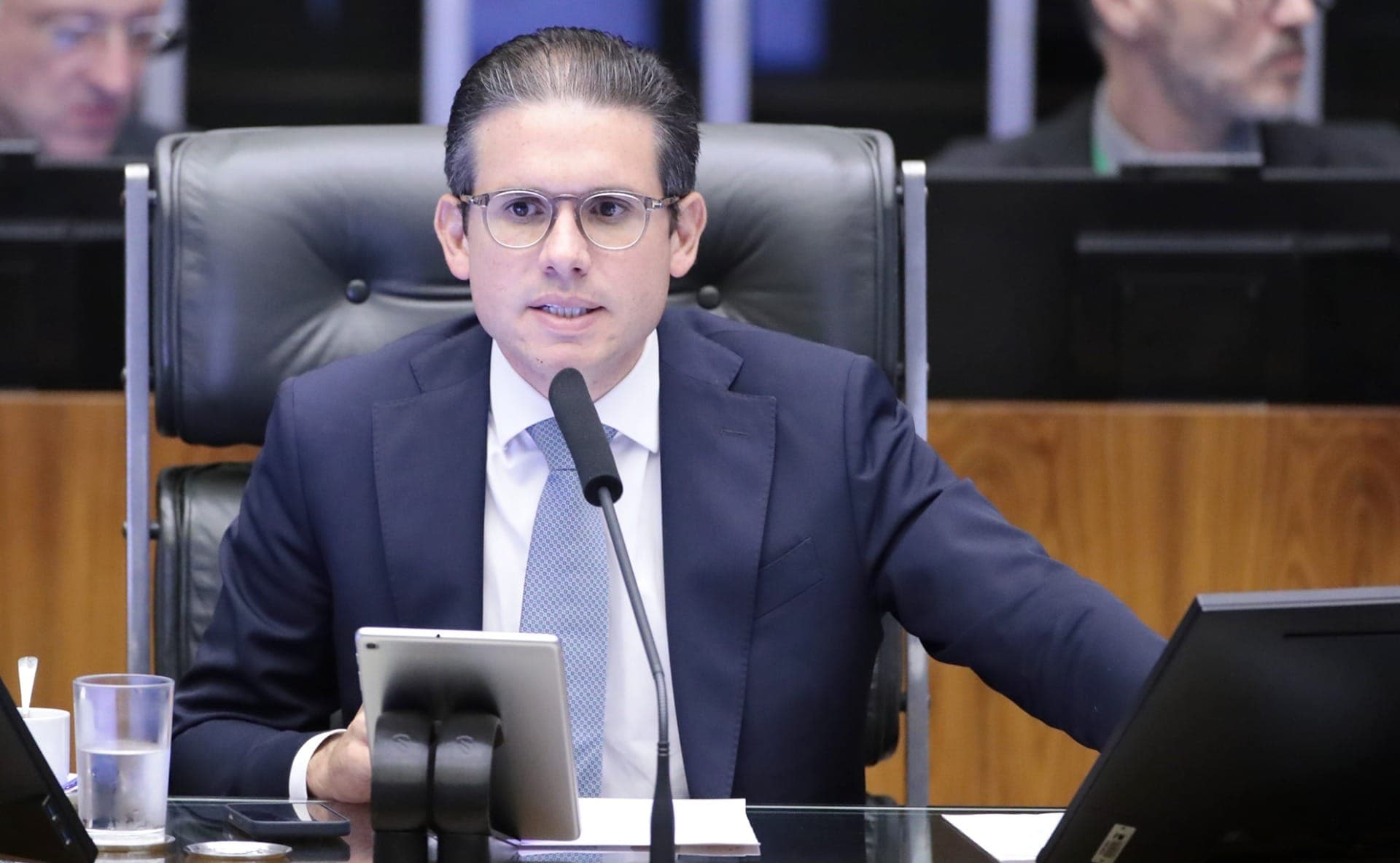 Presidente da Câmara dos Deputados, Hugo Motta (REPUBLICANOS - PB), em discussão e votação de propostas legislativas