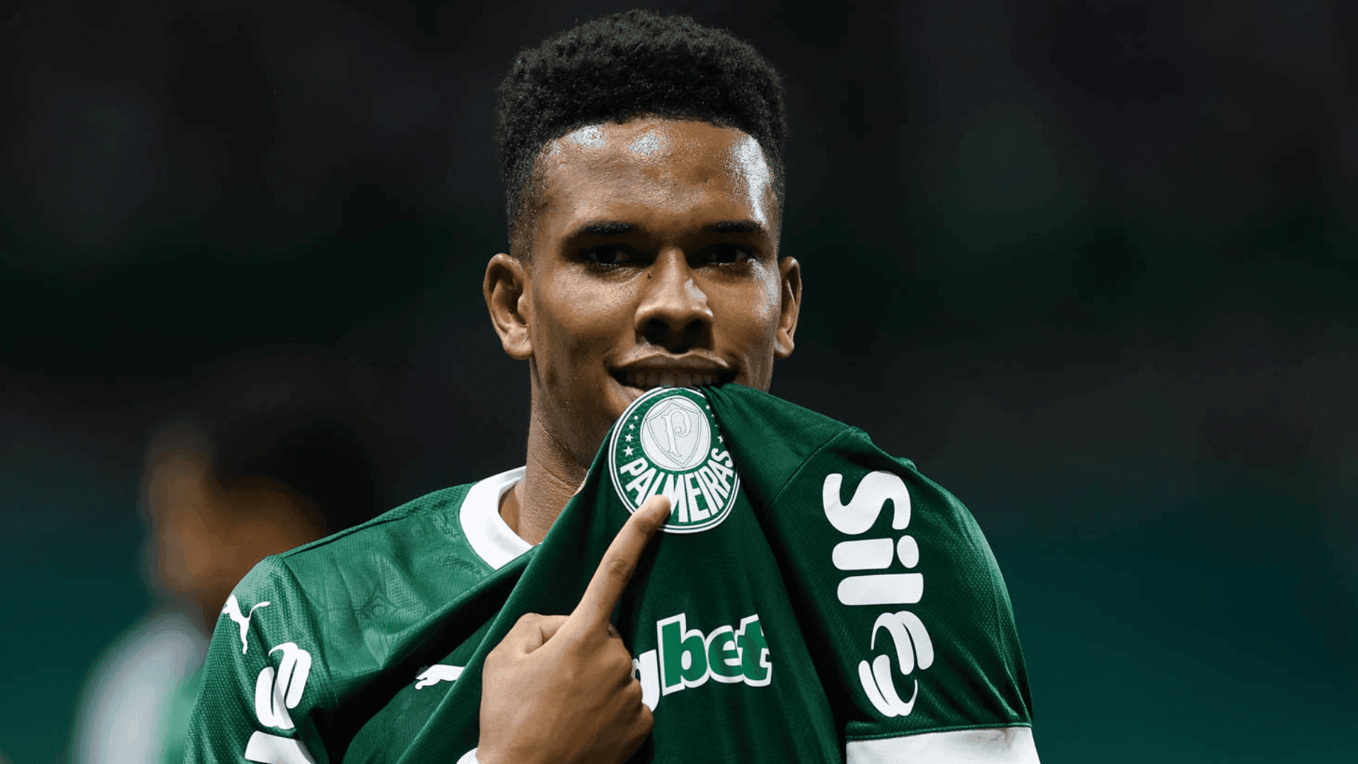 Em clima de despedida, Estêvão diz que virou torcedor do Palmeiras