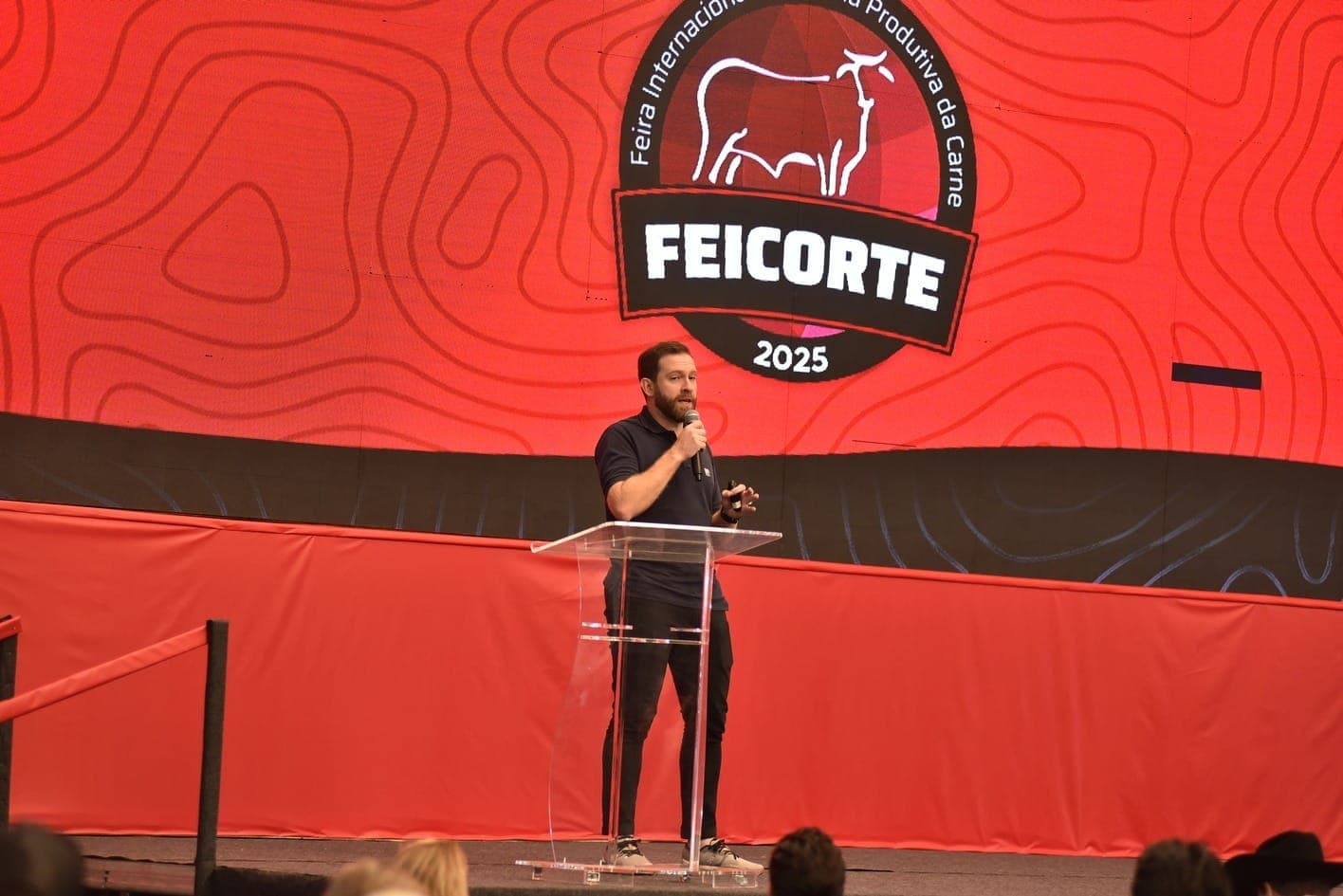 Palestras sobre o mercado pecuário brasileiro na Feicorte