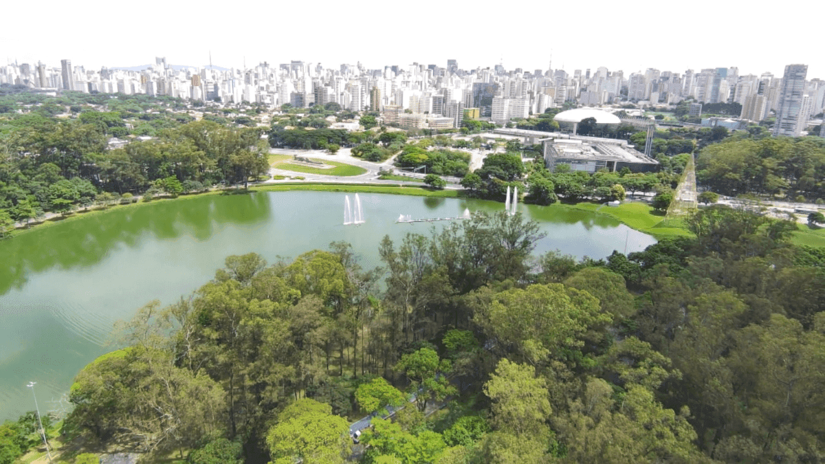 Motociclista é preso em esquema de delivery de drogas no Parque Ibirapuera, em SP