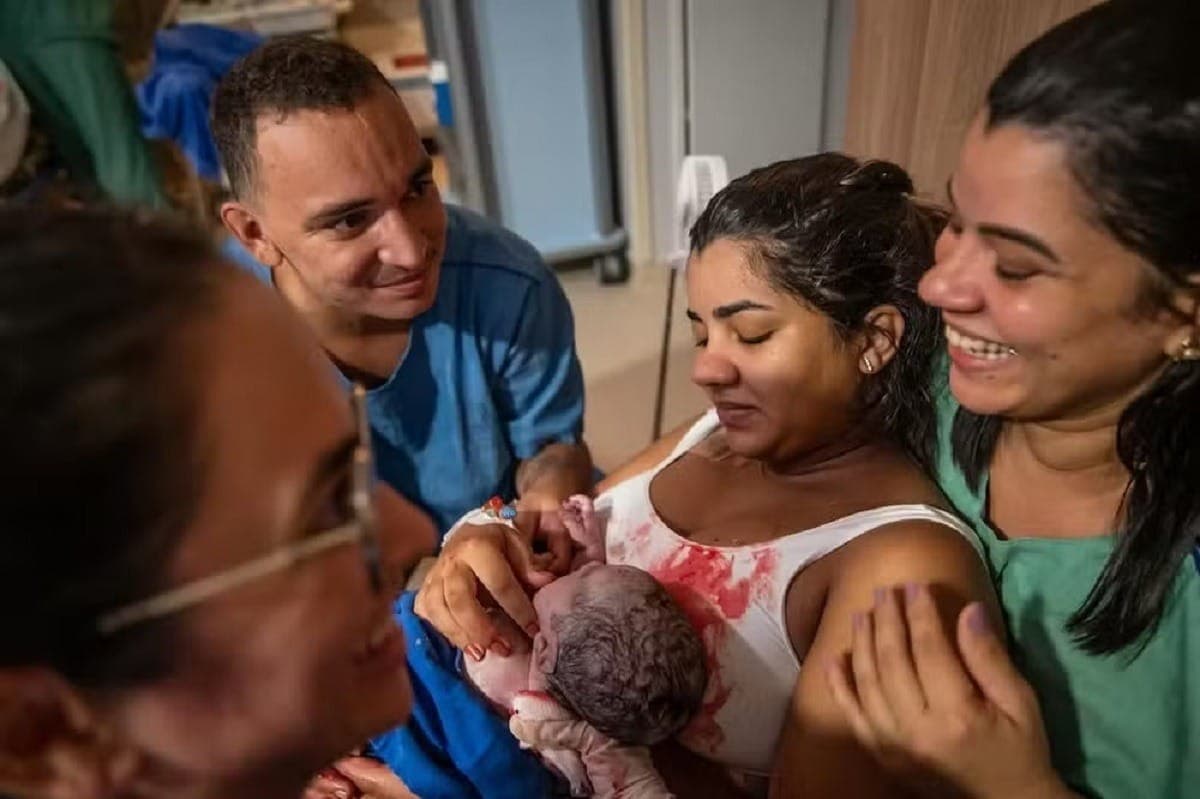 João Gomes e Ary Mirelle no nascimento de Joaquim