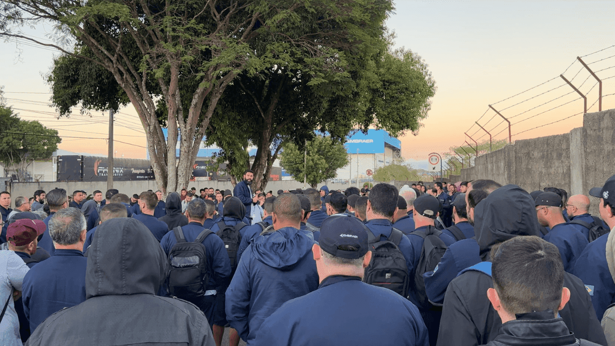 Trabalhadores da Embraer suspendem greve em São José dos Campos