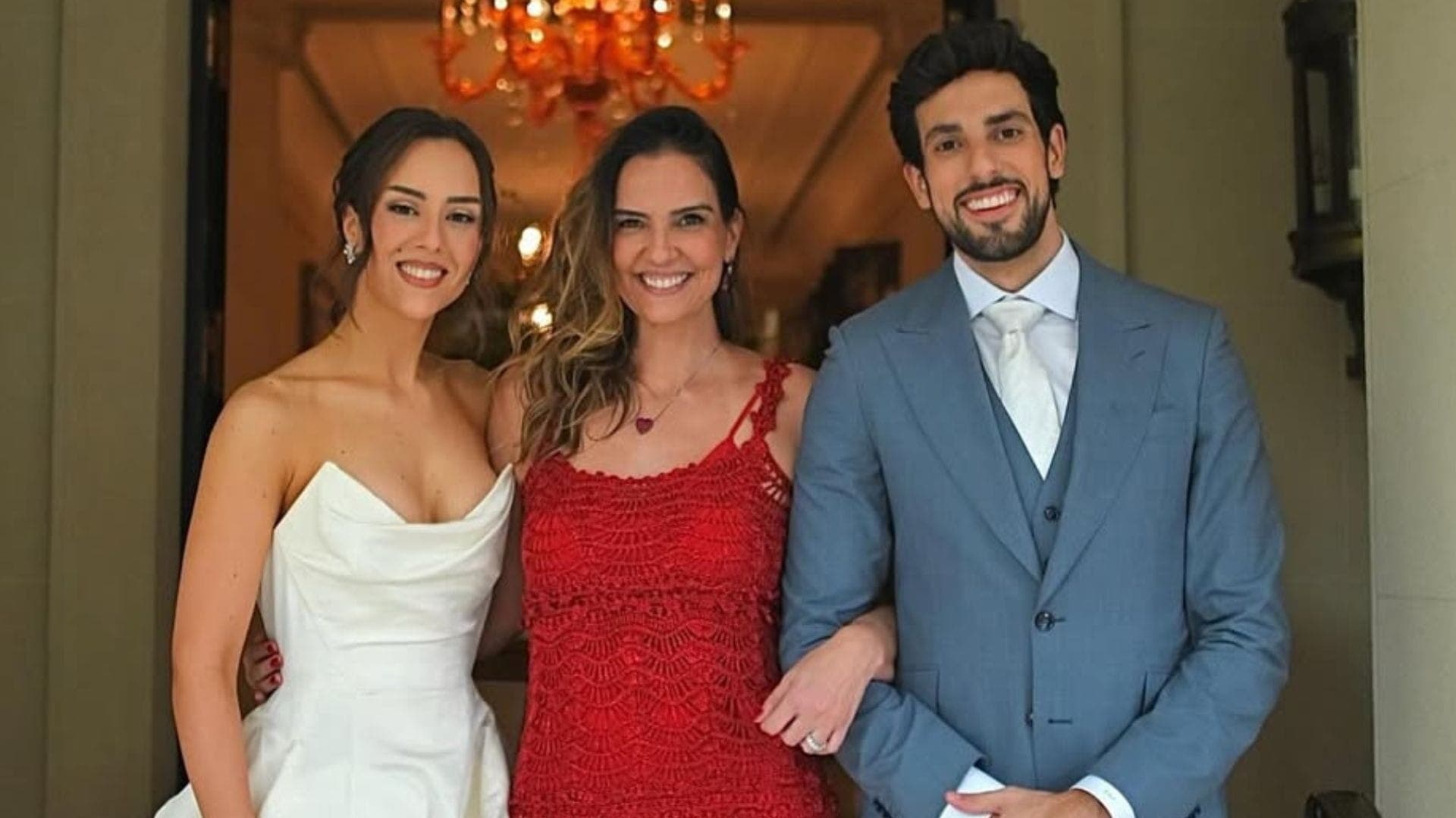 Luciana Cardoso esteve no casamento da enteada, filha de Faustão