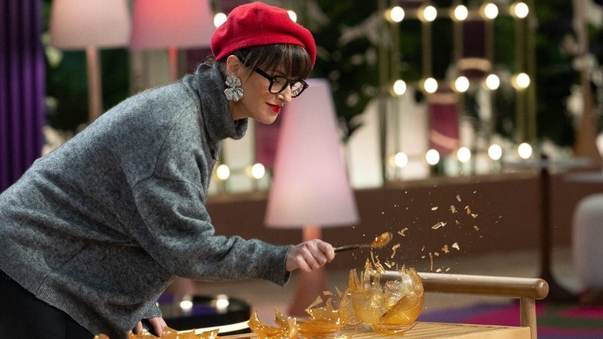 Helena Rizzo quebra redoma de caramelo no MasterChef Confeitaria