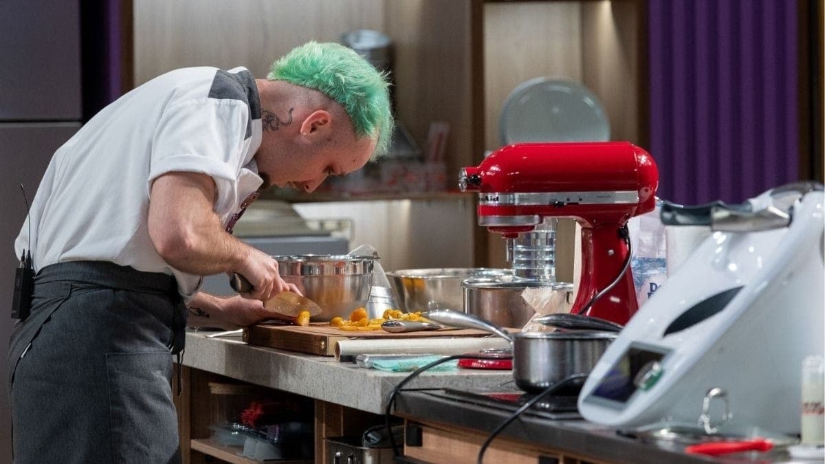Leo Salles durante a final do MasterChef Confeitaria 2025