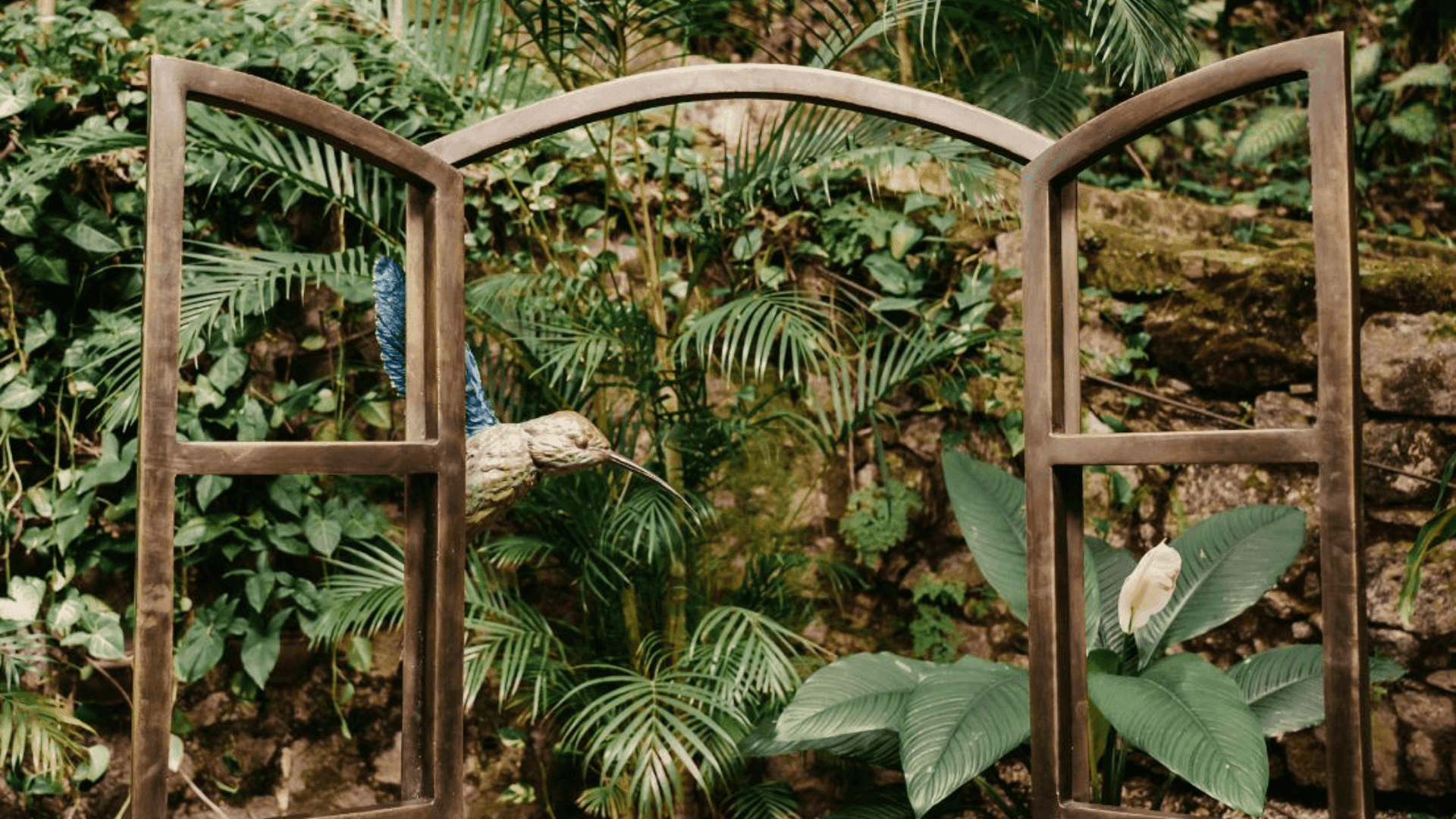 A música "Codinome Beija-flor" ganha uma escultura em bronze no Hospital São Lucas Copacabana, na Zona Sul do Rio