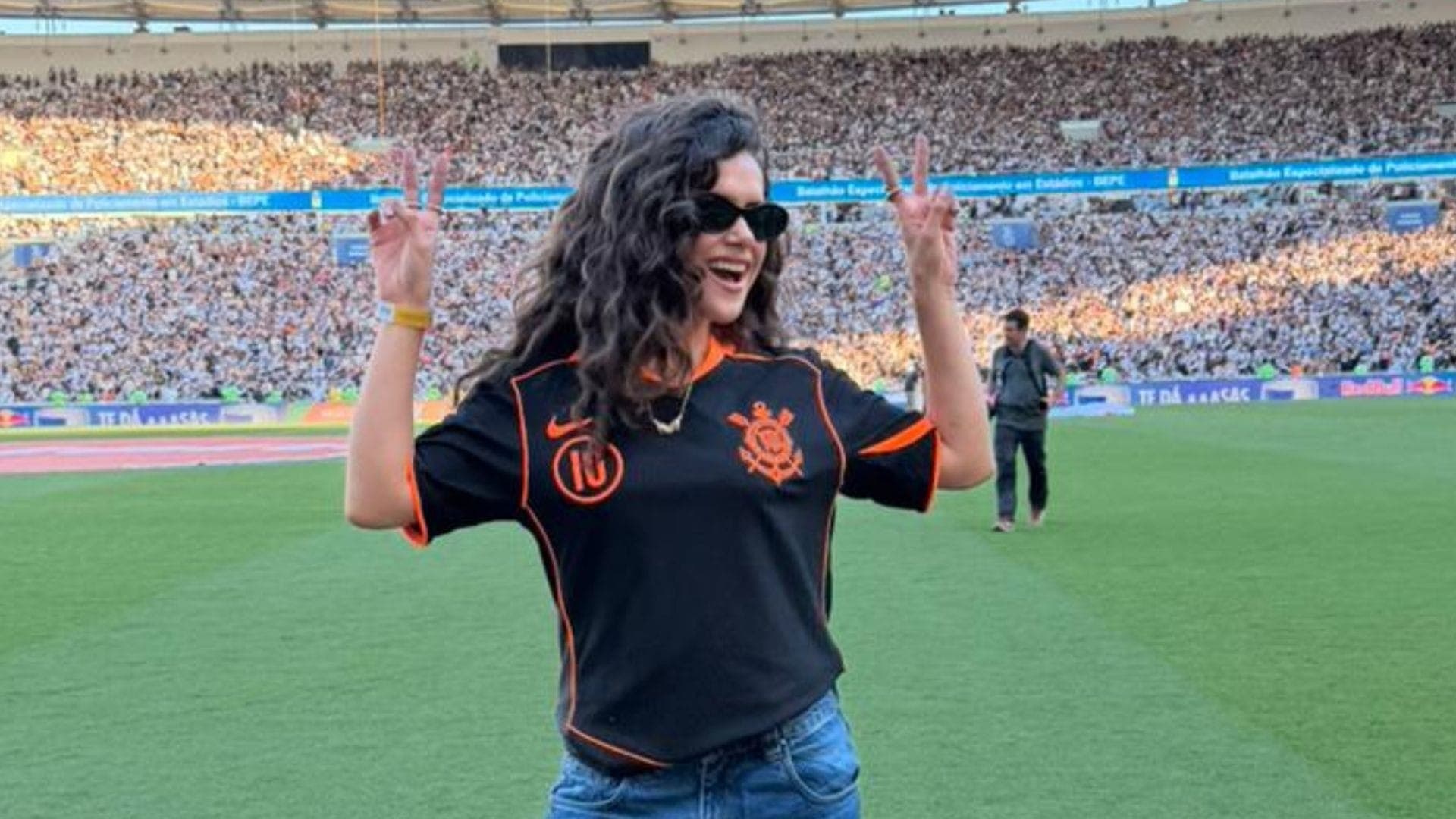 Maísa Silva no Maracanã