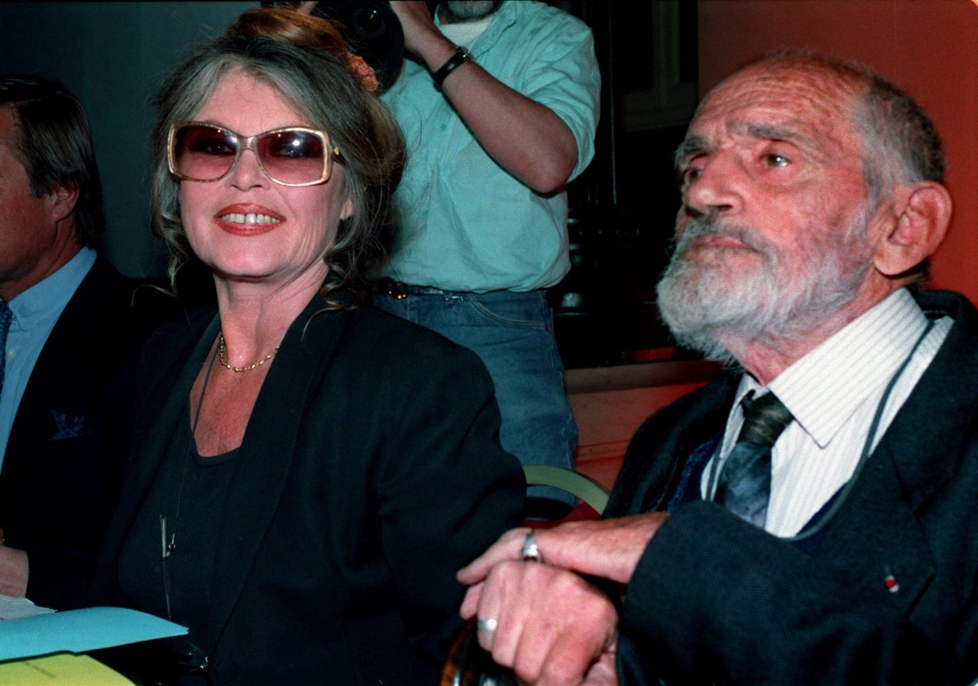 Brigitte Bardot: musa do cinema e defensora dos animais, ao lado do diretor francês Theodore Monod