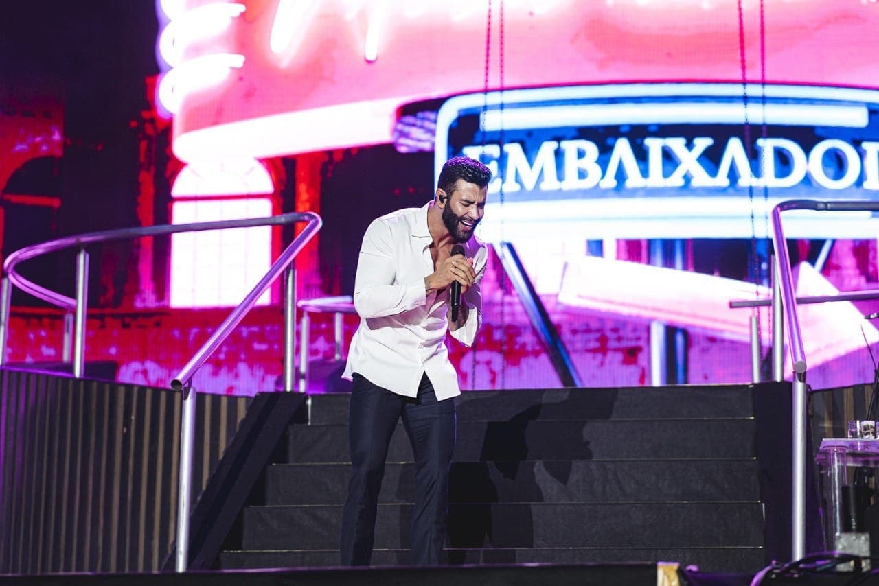 Gusttavo Lima se apresenta no Verão Maior Paraná neste domingo