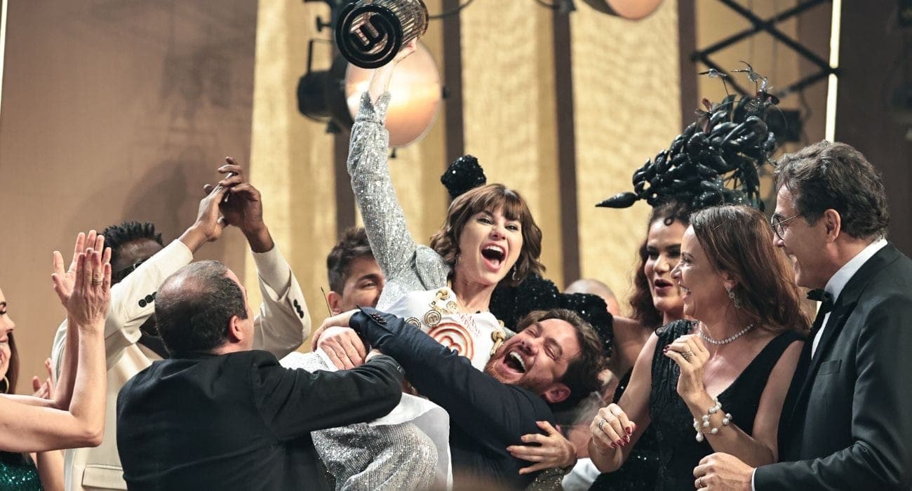 Julianne Trevisol vence o MasterChef Celebridades