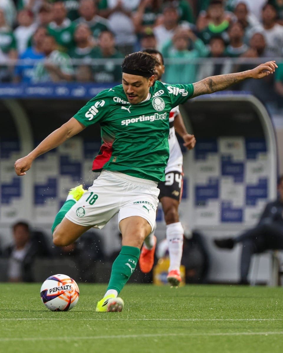 Maurício abriu o placar para o Palmeiras no clássico