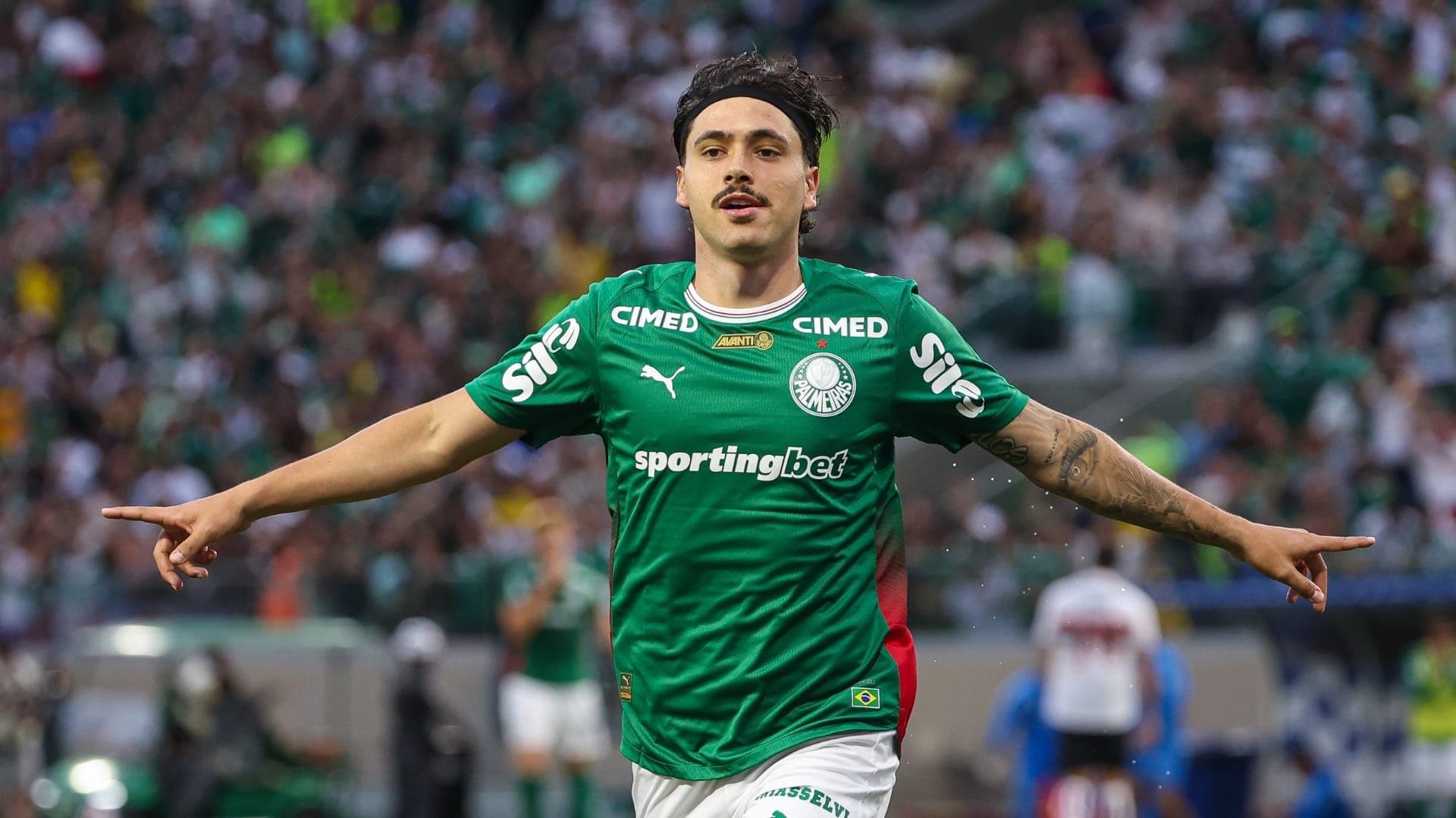 Maurício abriu o placar para o Palmeiras no clássico