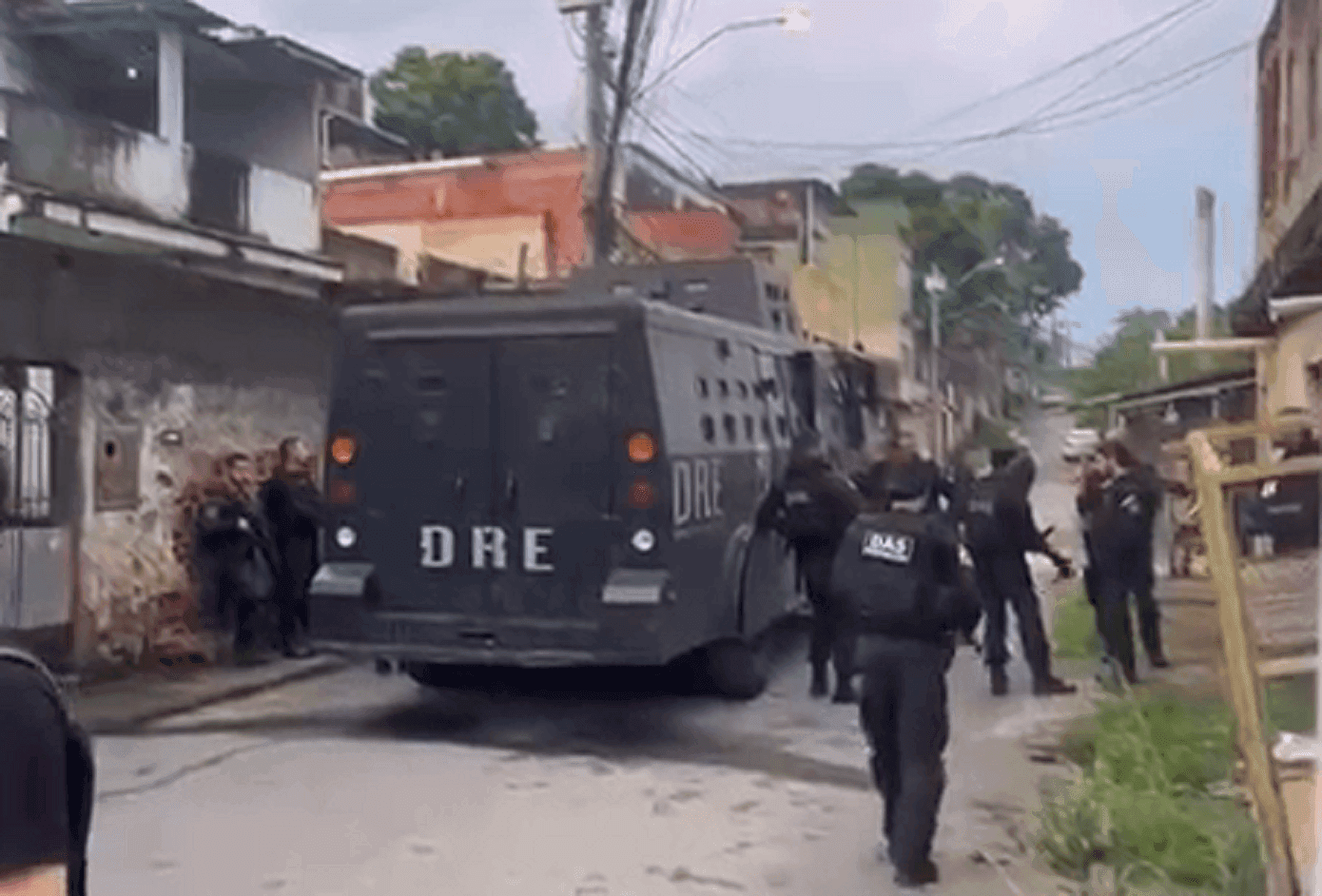 Cinco suspeitos de estupro coletivo em São João de Meriti são alvo de operação policial