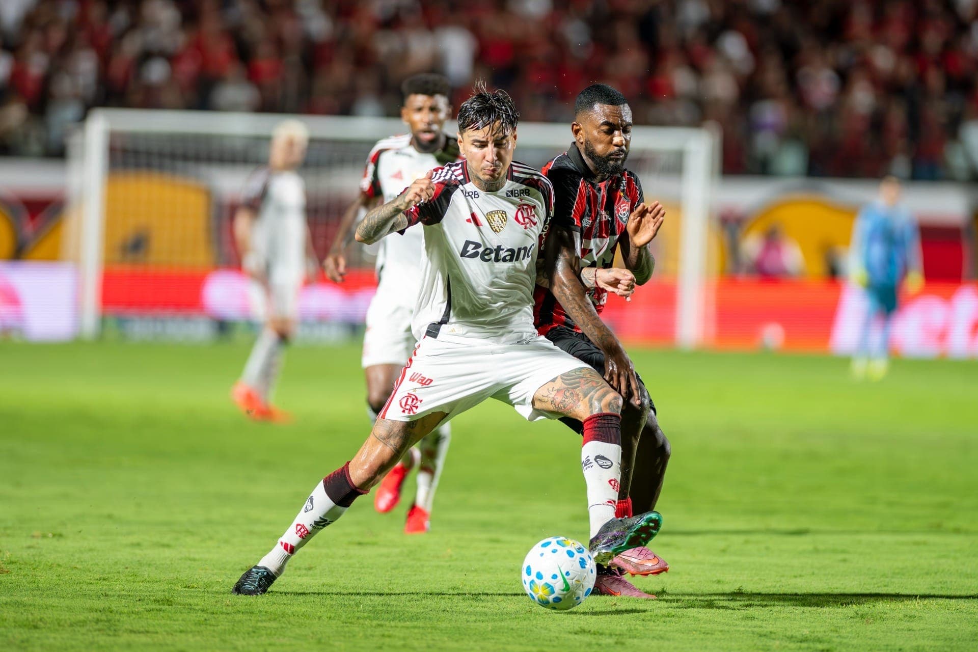 Erick Pulgar, do Flamengo, durante a partida contra o Vitória