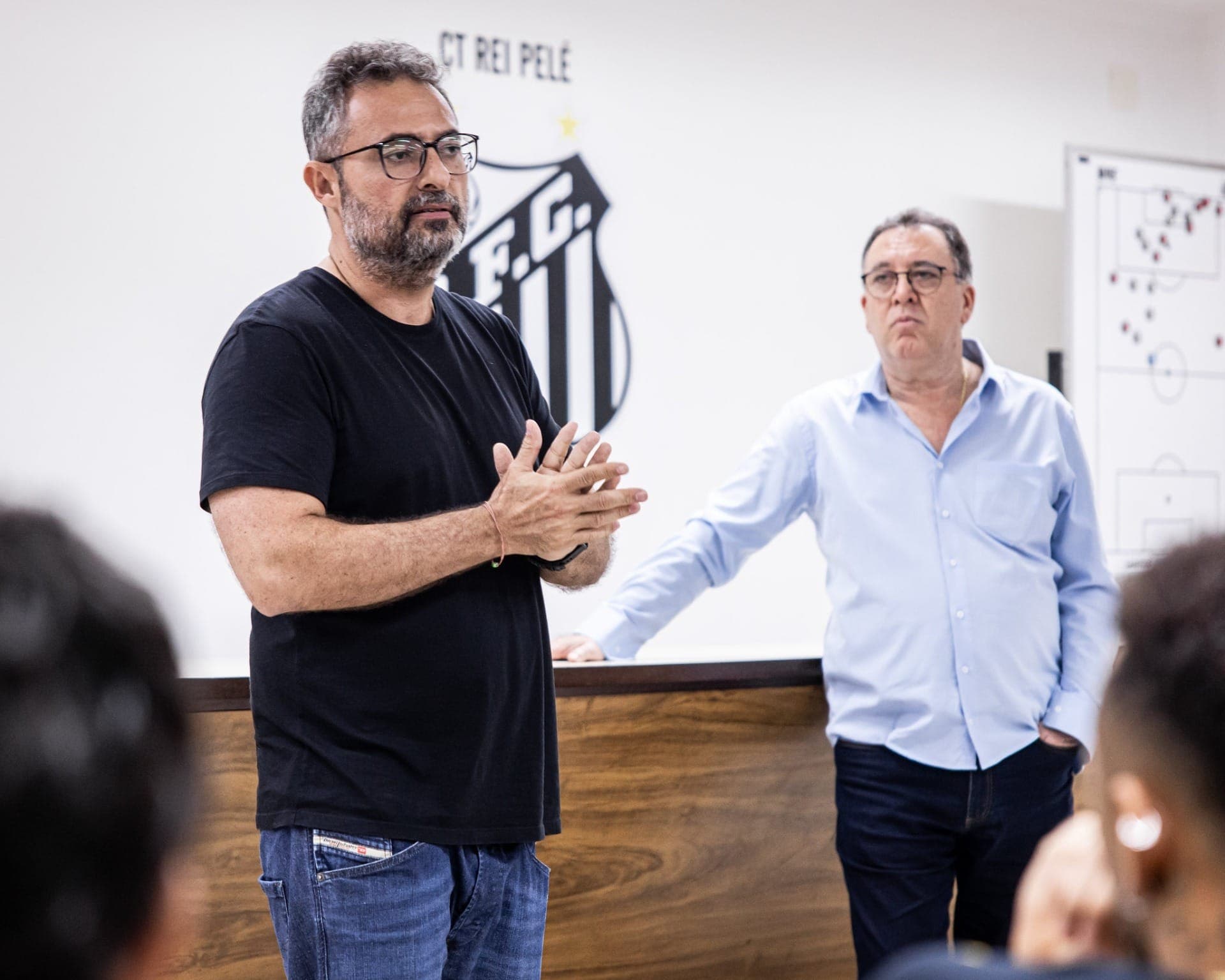 Alexandre Mattos, diretor de futebol, e Marcelo Teixeira, presidente do Santos
