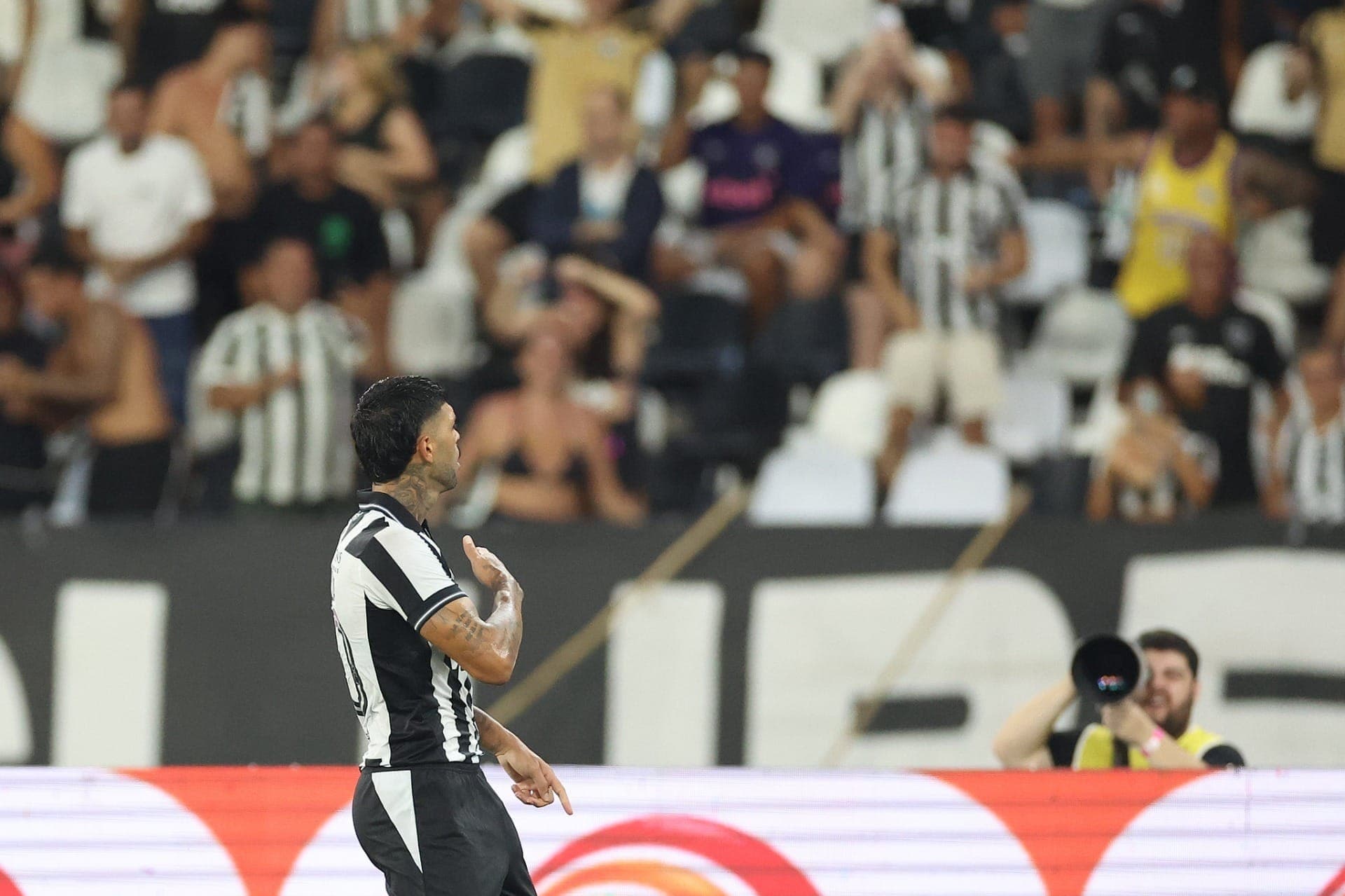 Barboza marca para o Botafogo diante do Flammengo