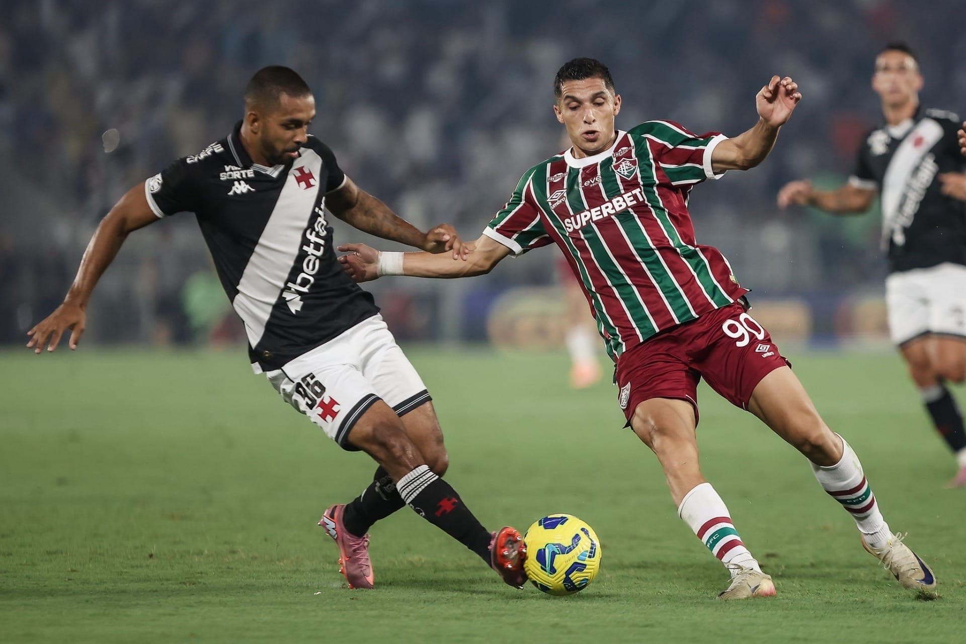 Vasco e Fluminense vão se reencontrar novamente numa semifinal, desta vez pelo Cariocão