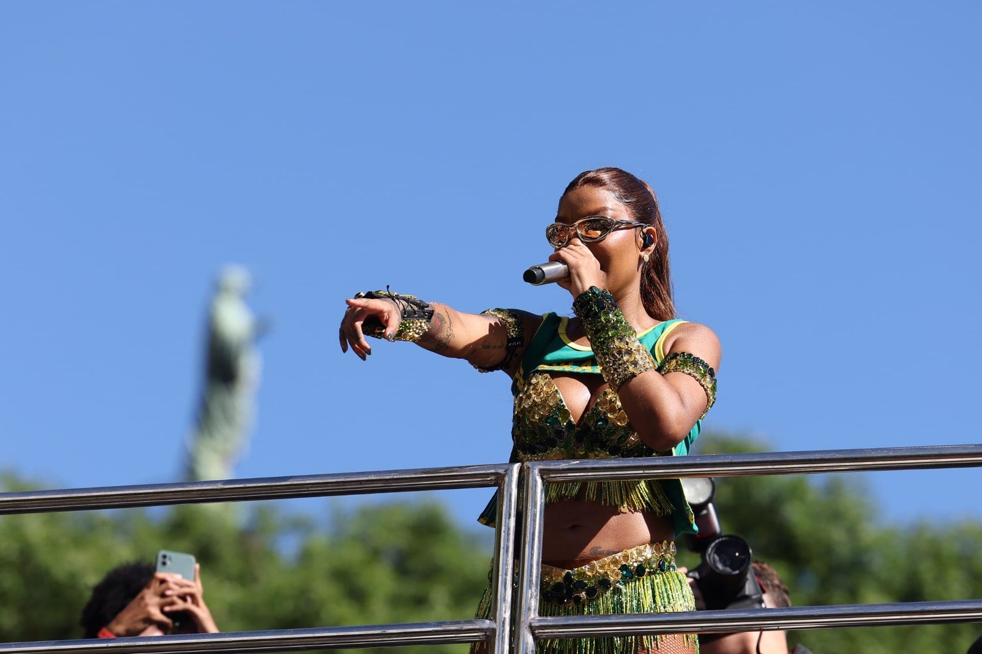 Ludmilla durante bloco Fervo da Lud no Rio de Janeiro