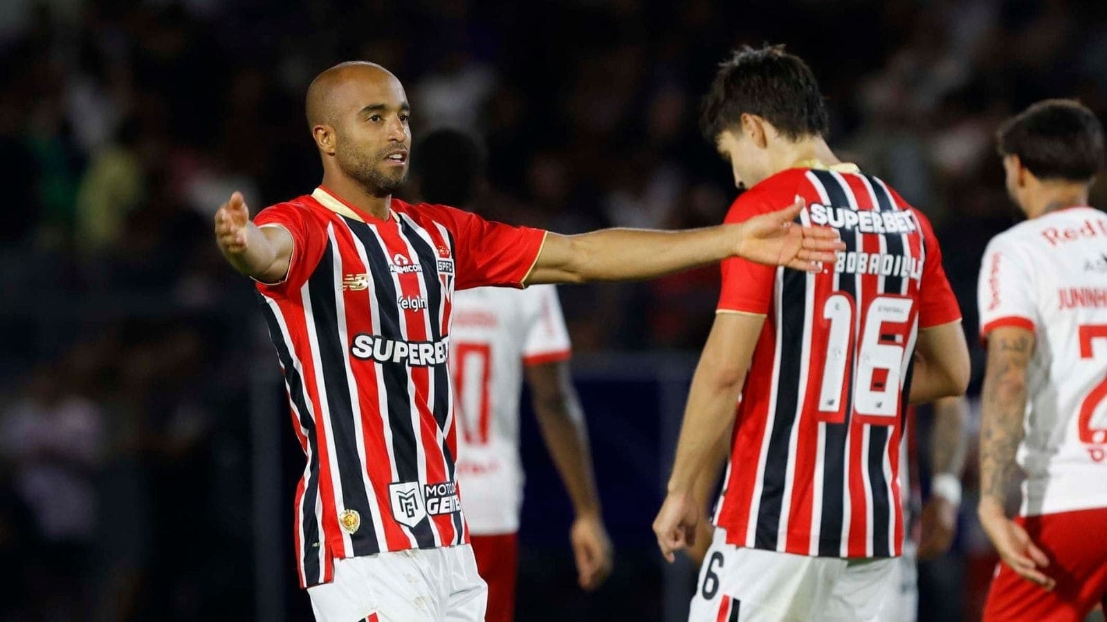 Lucas Moura fez o segundo gol do São Paulo