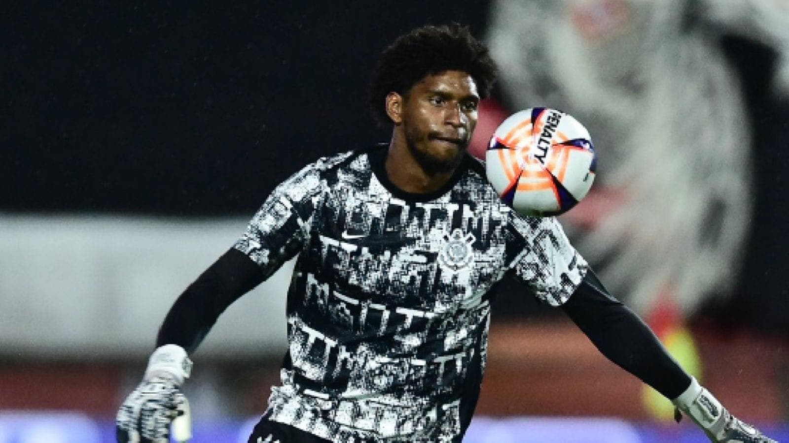 Hugo Souza, goleiro do Corinthians