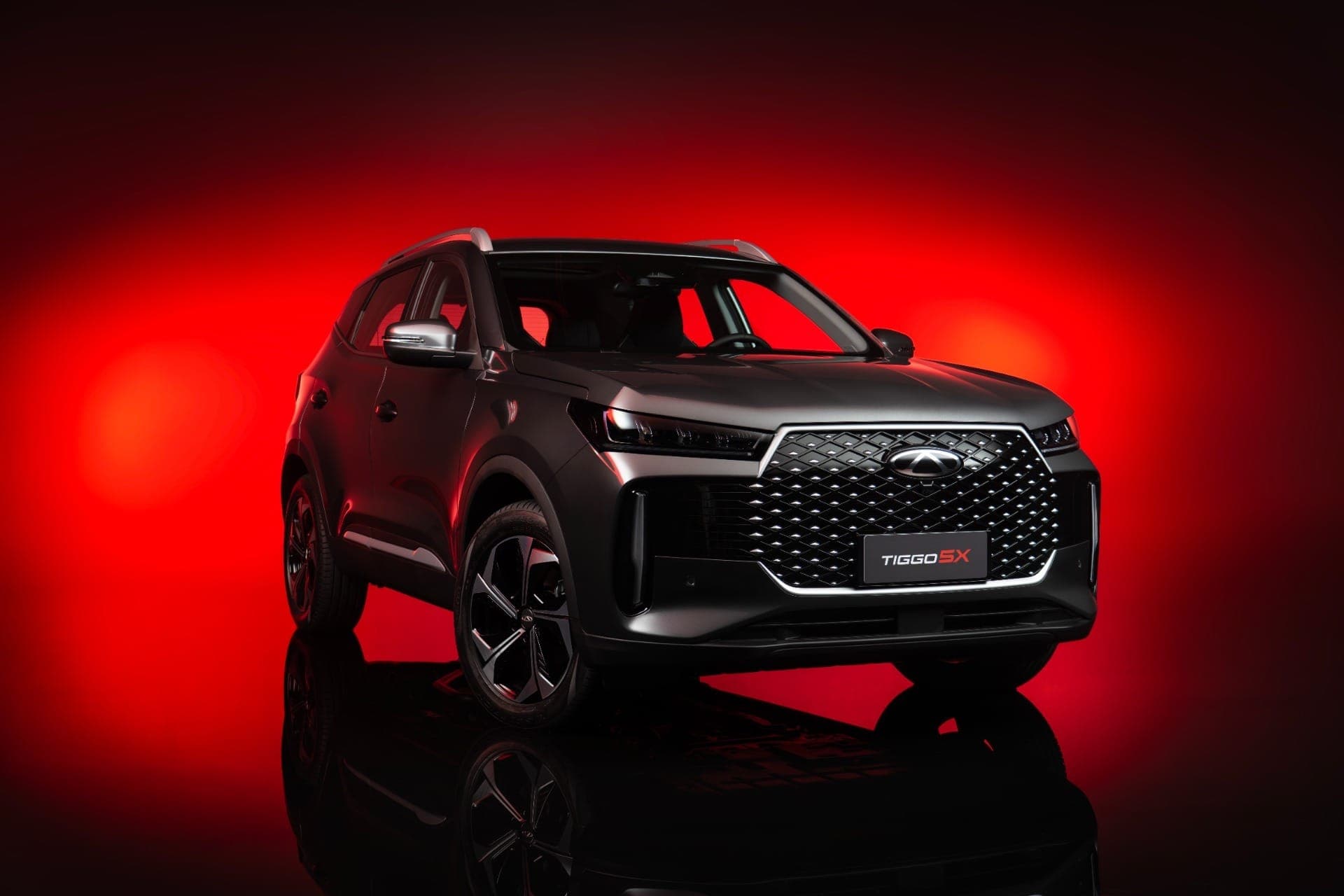 Nova identidade visual traz grade redesenhada e faróis Full LED