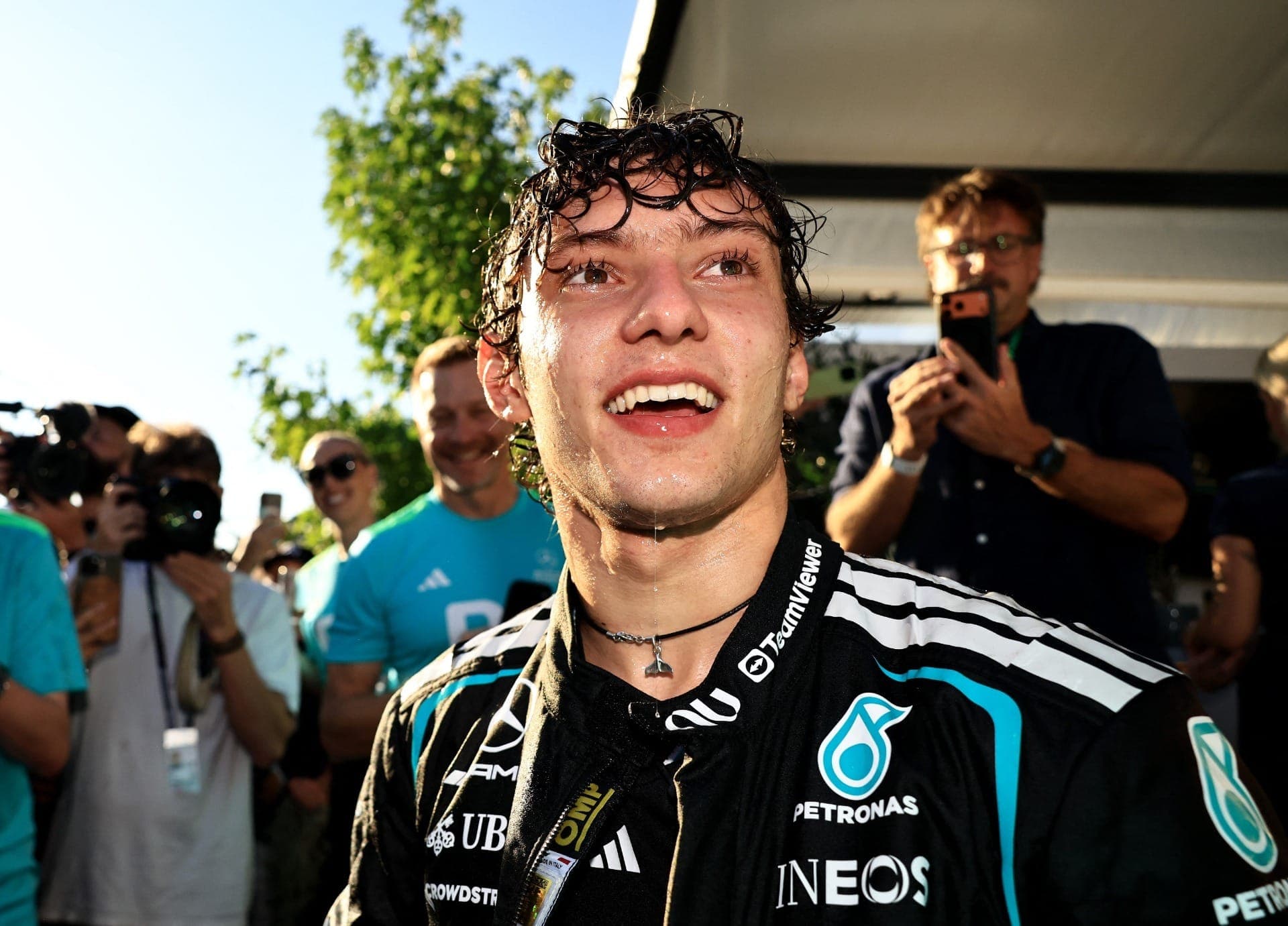 Kimi Antonelli celebra 2° lugar com a Mercedes no GP da Austrália, Melbourne