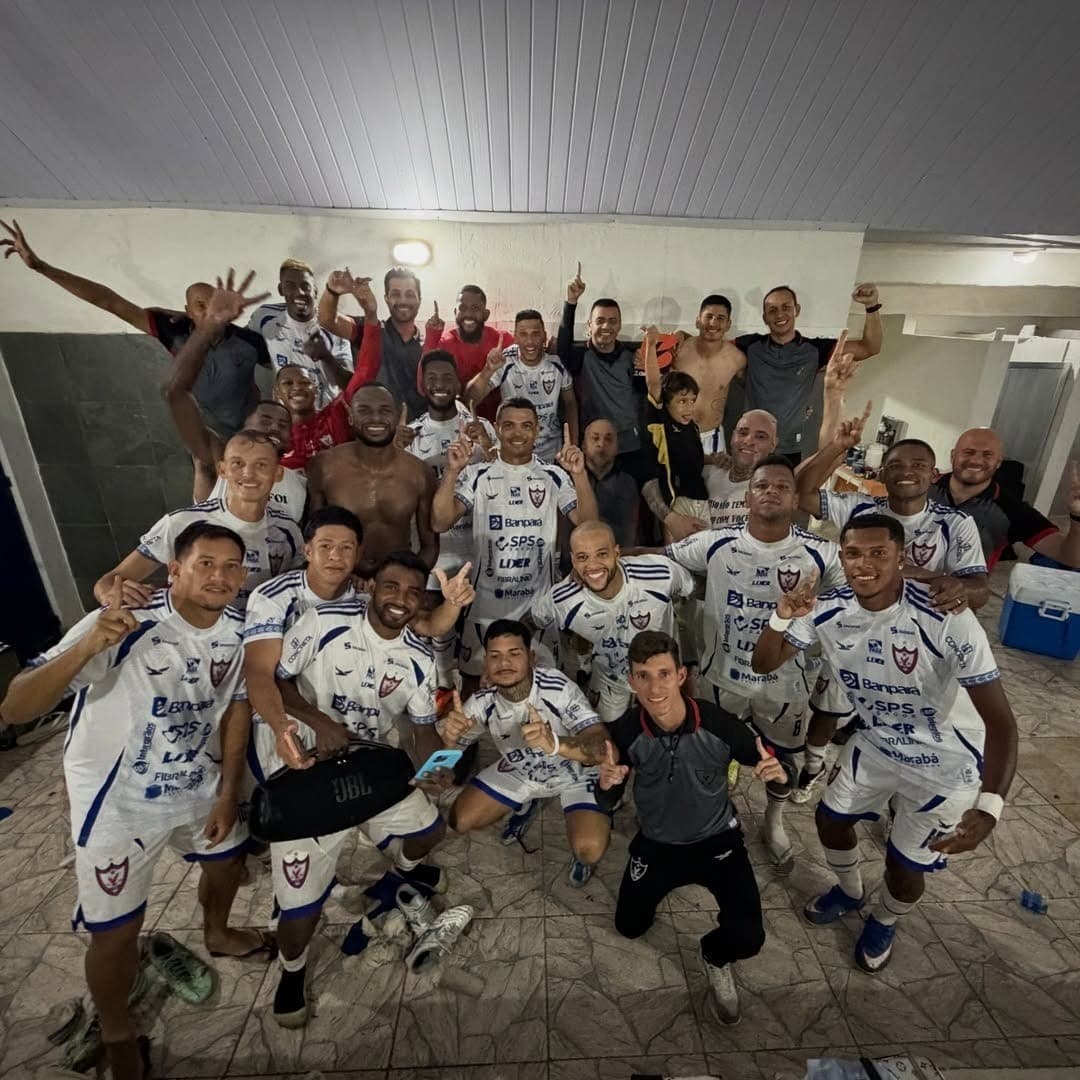 Águia comemora classificação