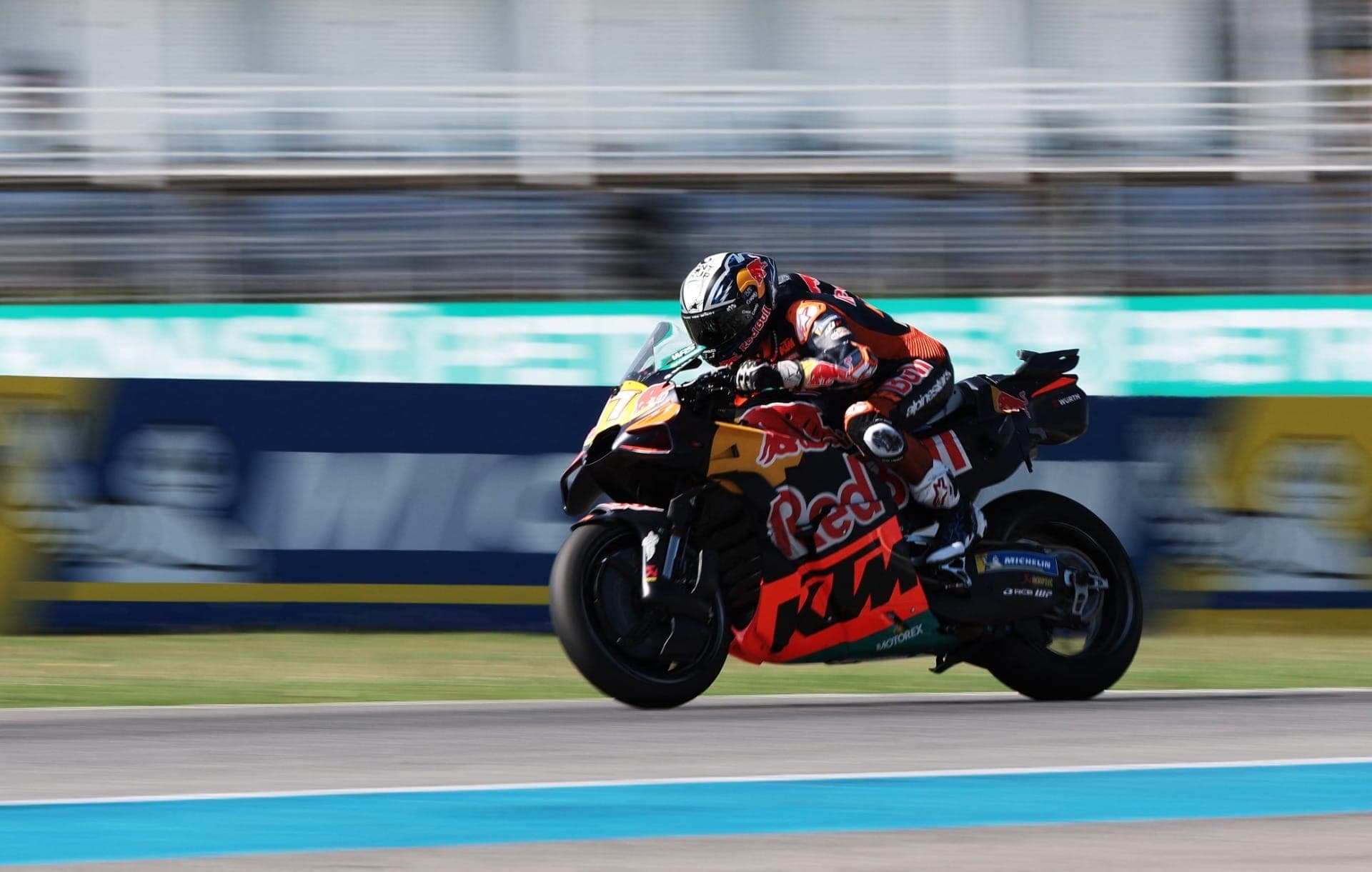 MotoGP: Acosta lidera TL1 em Goiânia; Diogo Moreira é 18º