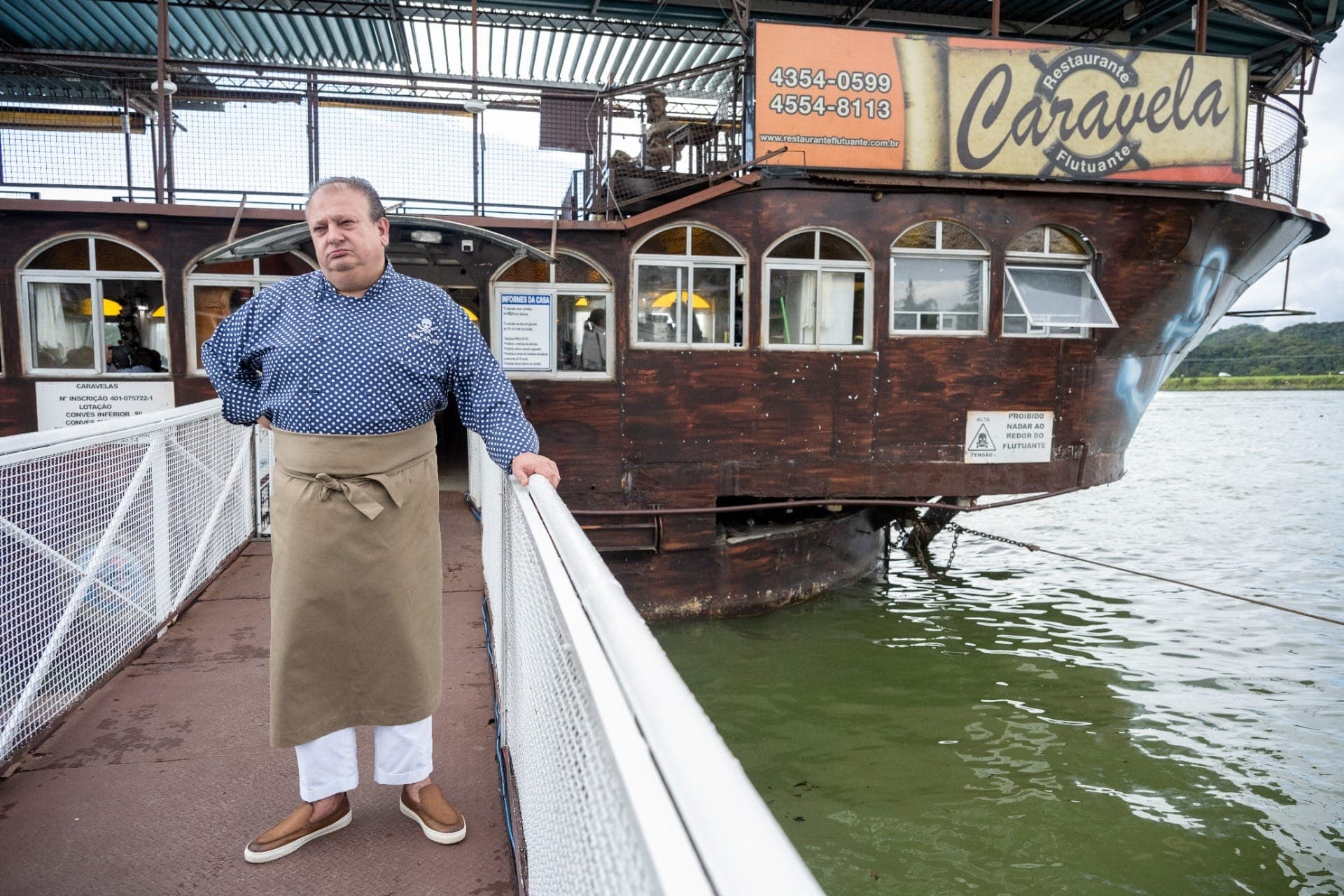 Erick Jacquin tenta salvar o Caravela do naufrágio