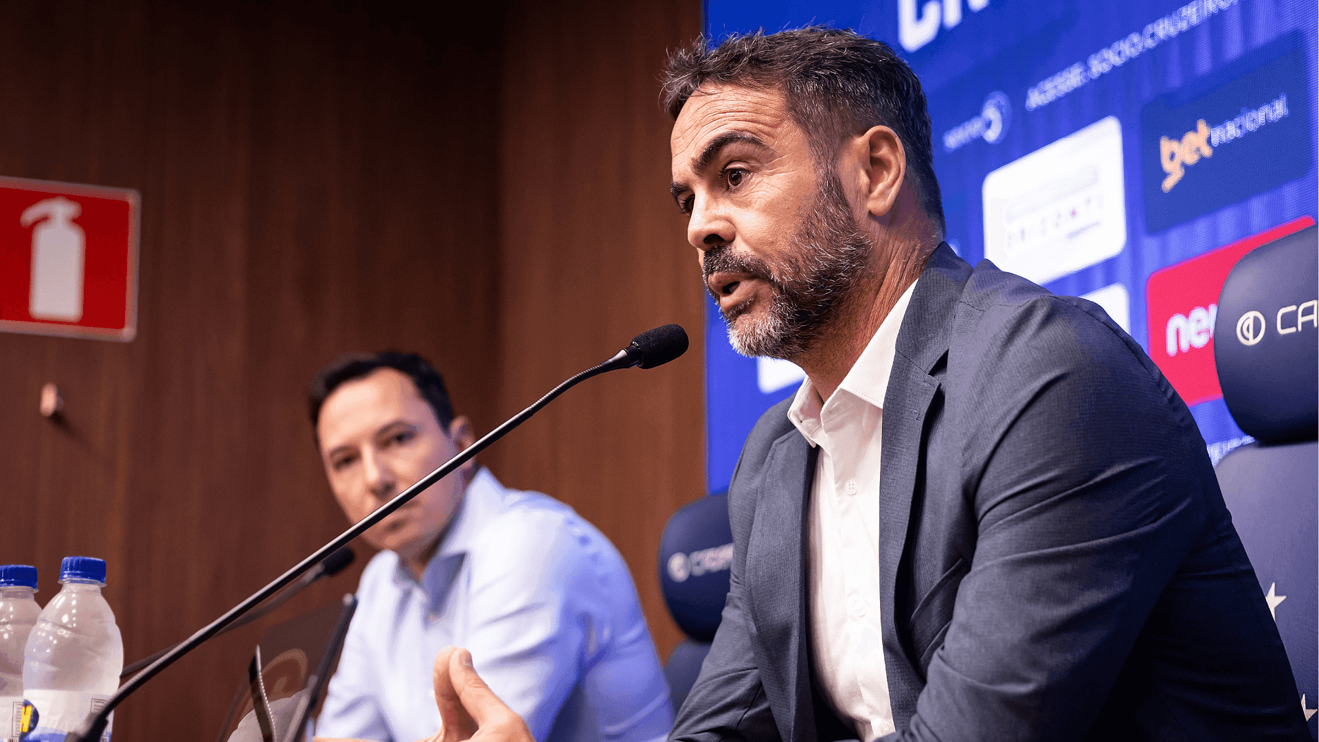 Artur Jorge diz que Cruzeiro precisa "baixar o ego" e mudar estilo