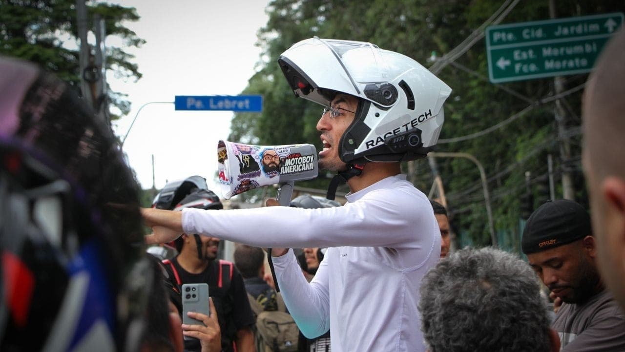 Motoboys paralisaram várias vias em SP durante protestos