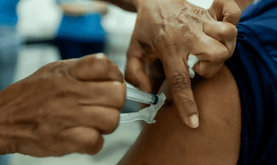 Campanha de vacinação da gripe começa no sábado, 28.