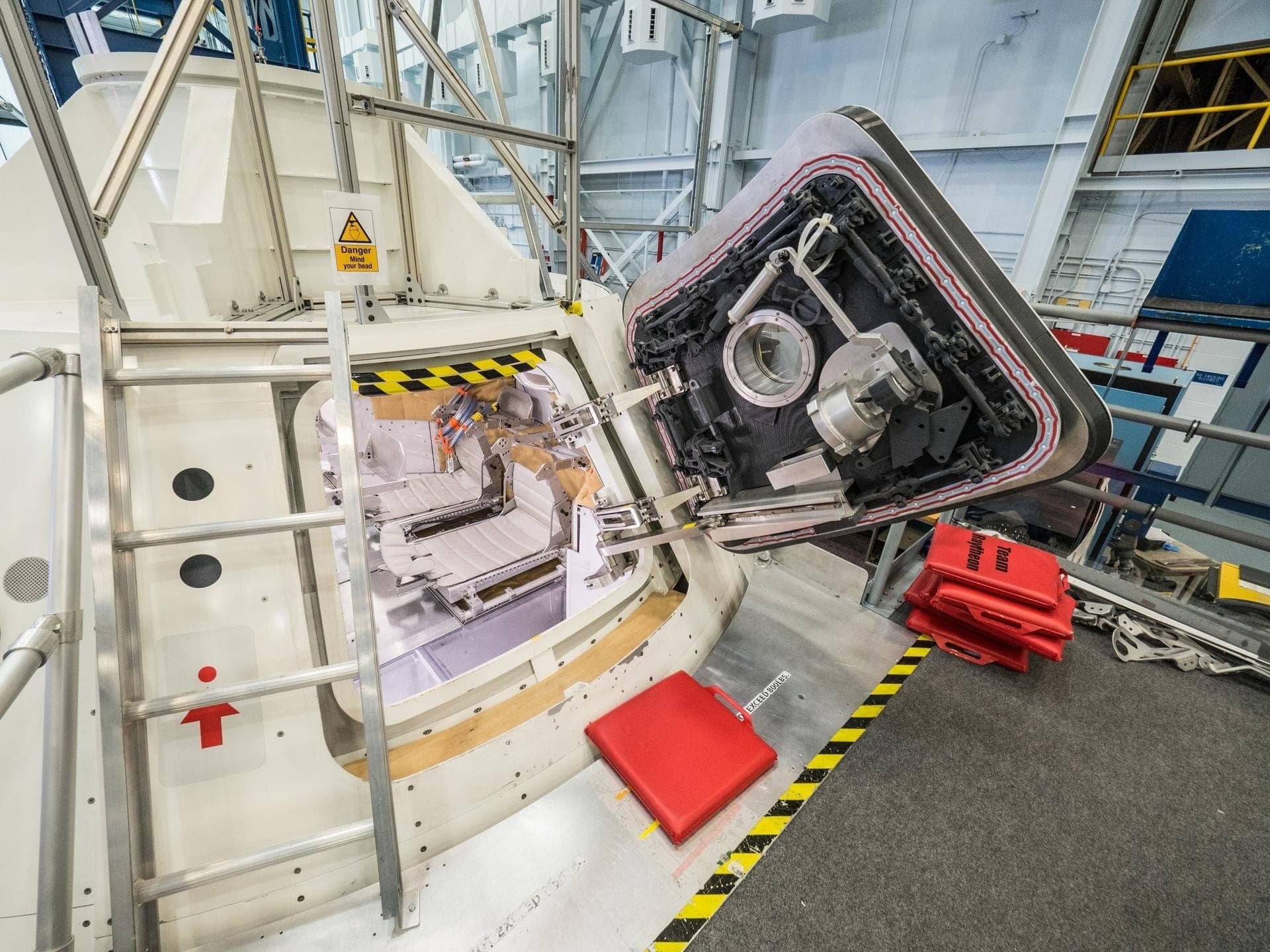 Interior da maquete da Orion no Centro Espacial Johnson em Houston, em 2016