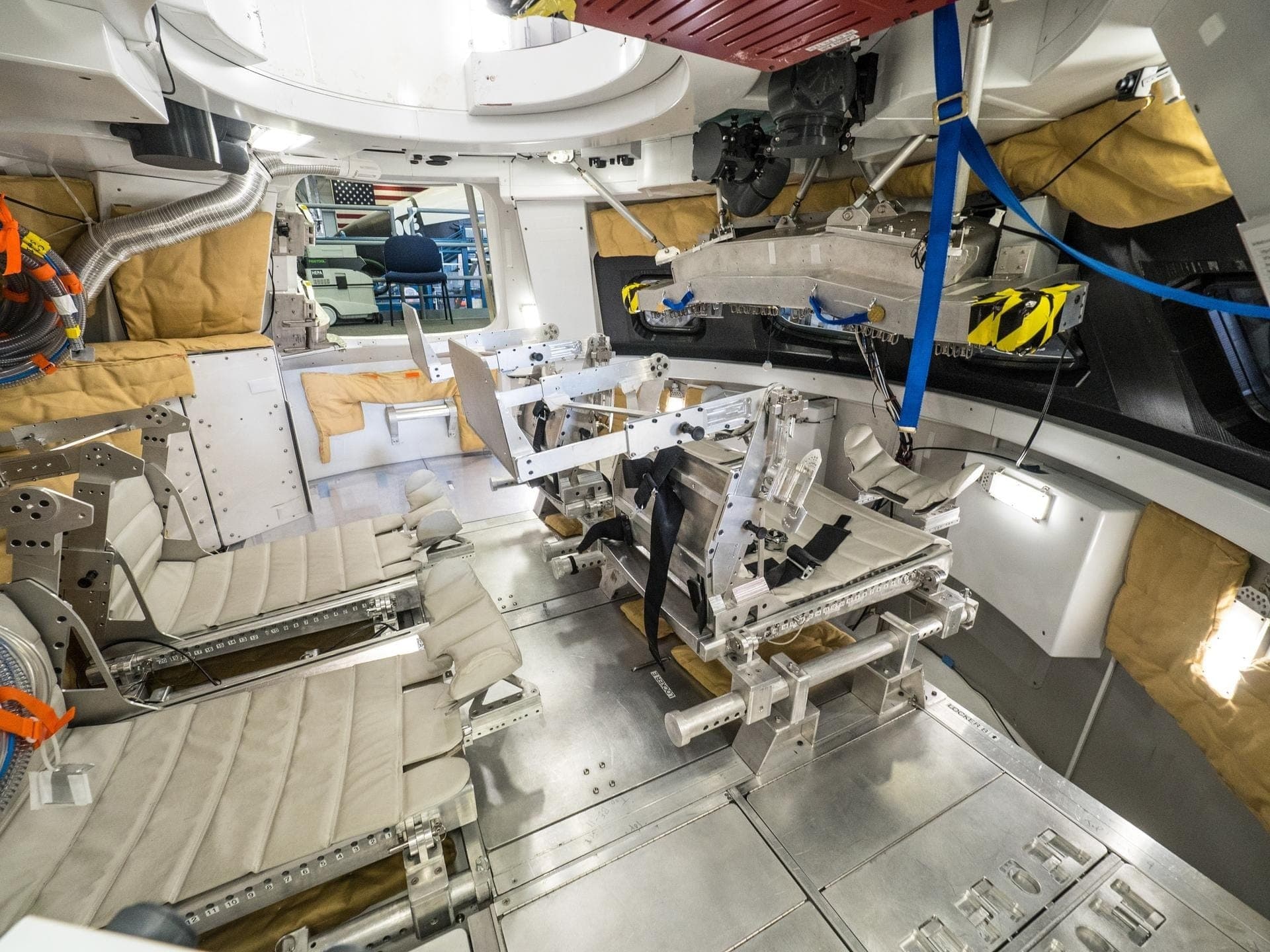 Interior da maquete da Orion no Centro Espacial Johnson em Houston, em 2016