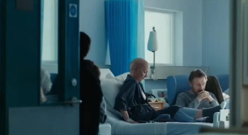 O roteirista Owen McCafferty usou de uma experiência pessoal para construir a narrativa