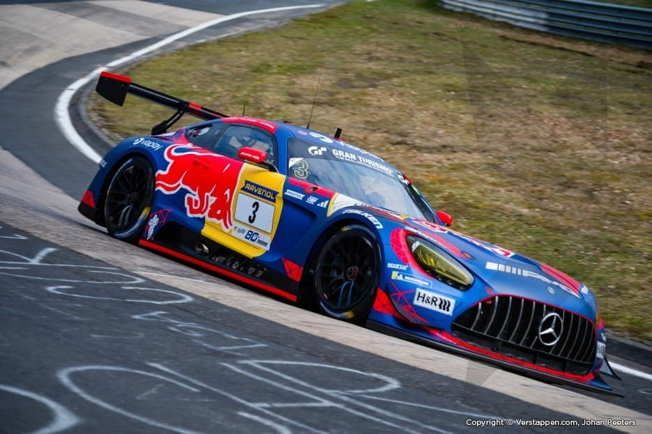 Verstappen é visto durante testes em Nürburgring após GP do Japão