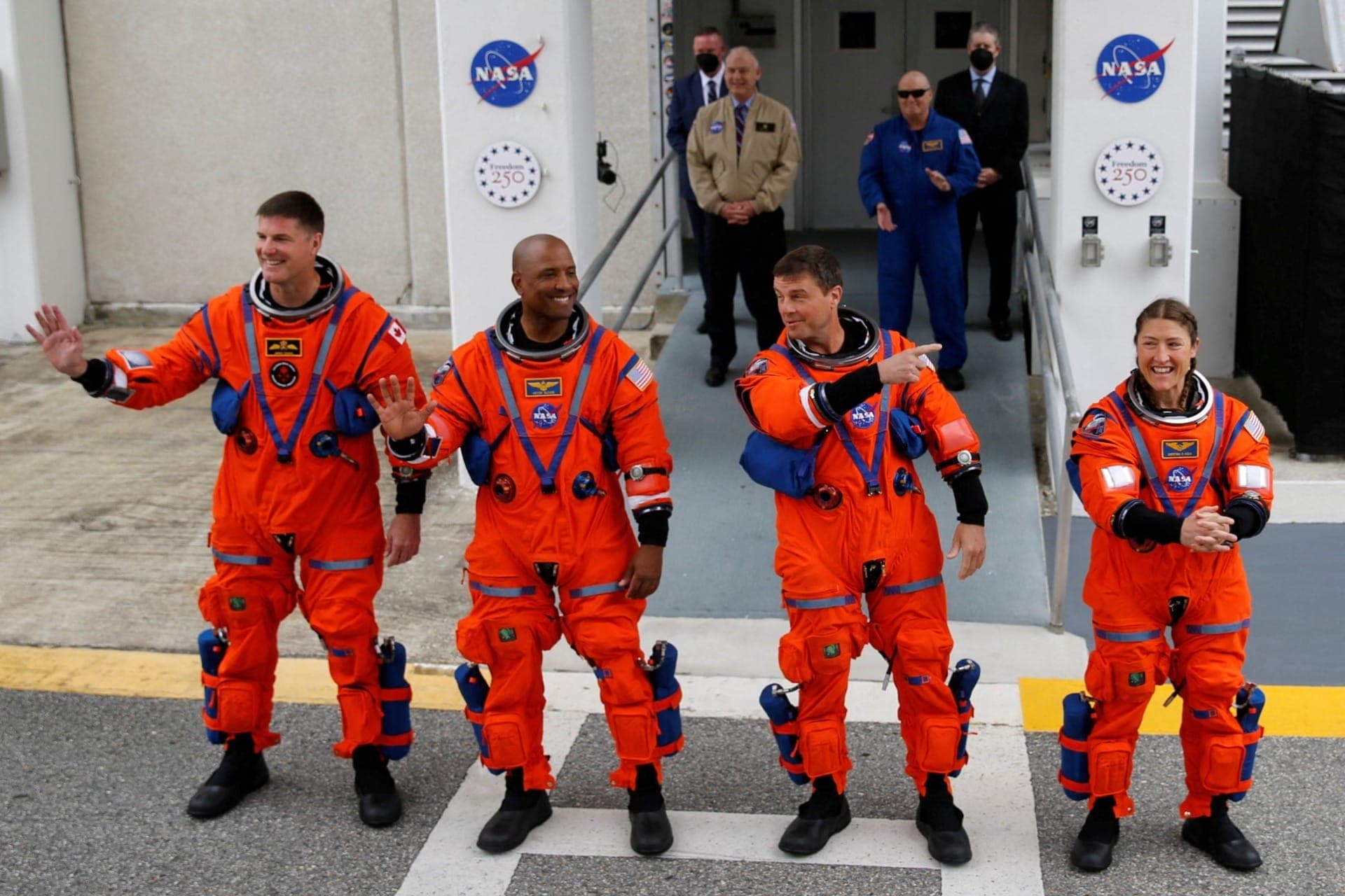 Reid Wiseman, Victor Glover, Jeremy Hansen e Christina Koch
