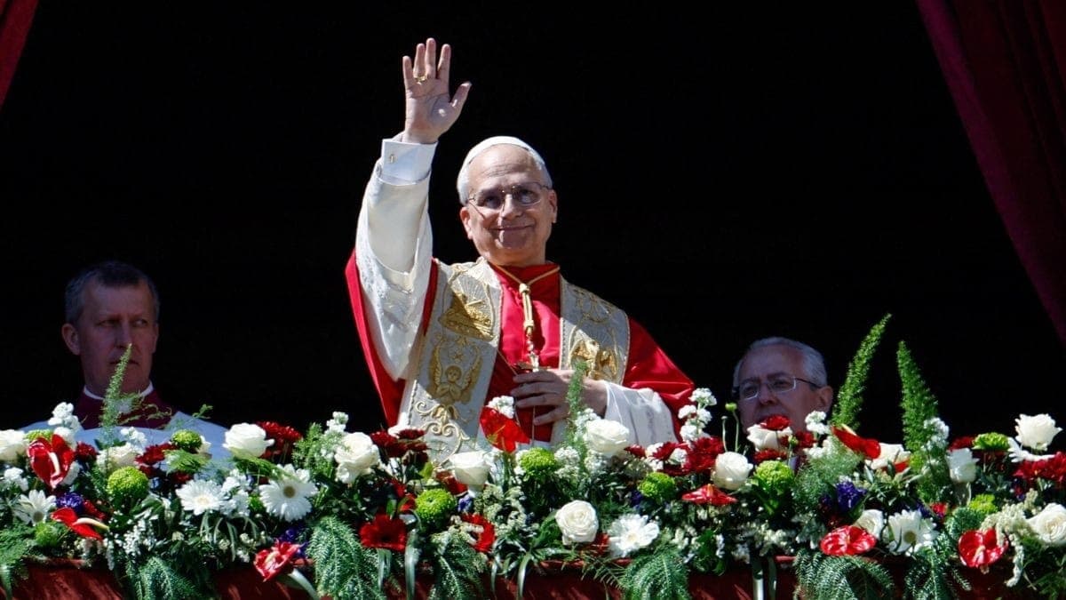 Papa Leão XIV durante missa de Páscoa