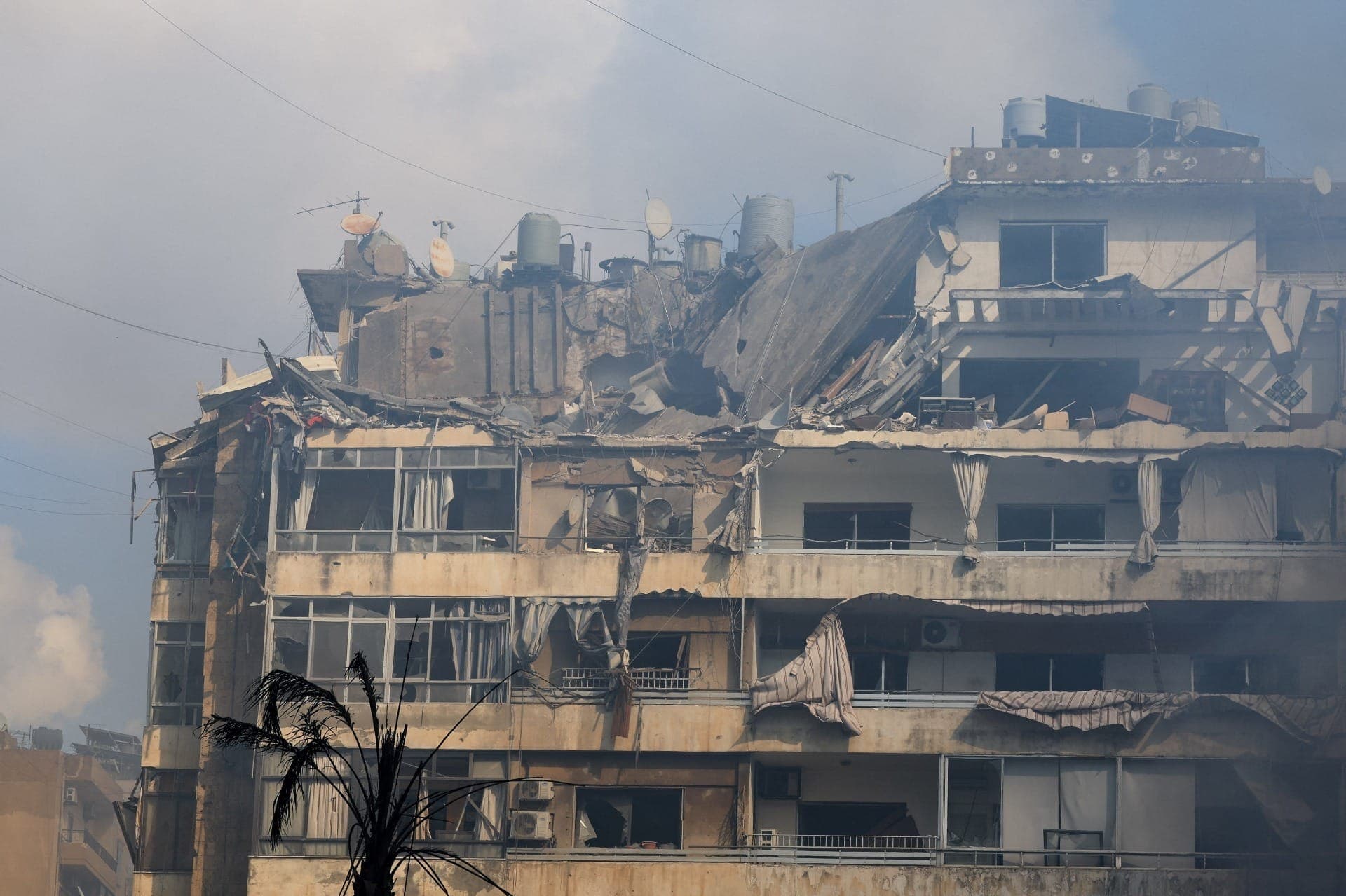 Prédio destruído após ataque israelense em Beirute, no Líbano