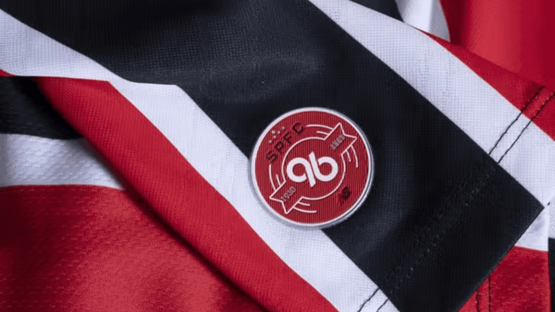 Detalhe da camisa 2 do São Paulo para a temporada 2026