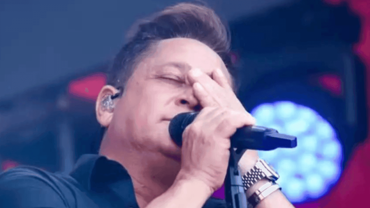 Cantor Leonardo seguirá com o 'Cabaré'