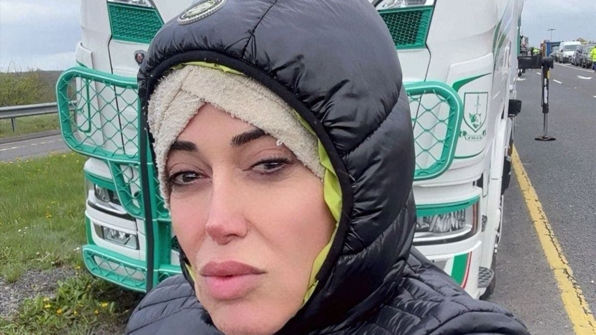 Mulher Abacaxi em protesto em Dublin, na Irlanda