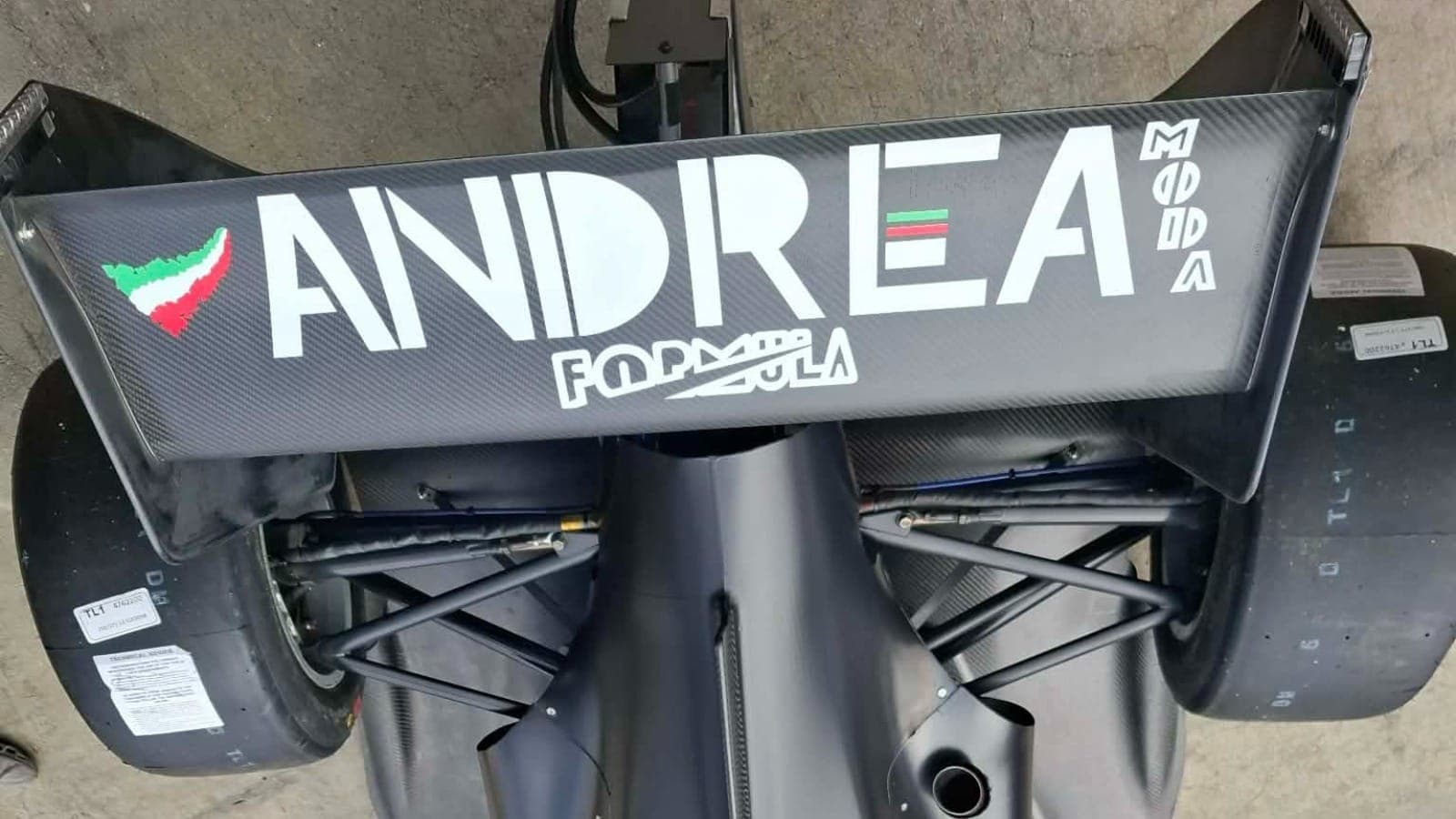 Carros da SG Motors na F-4 Centro-Europeia prestam homenagem à Andrea Moda